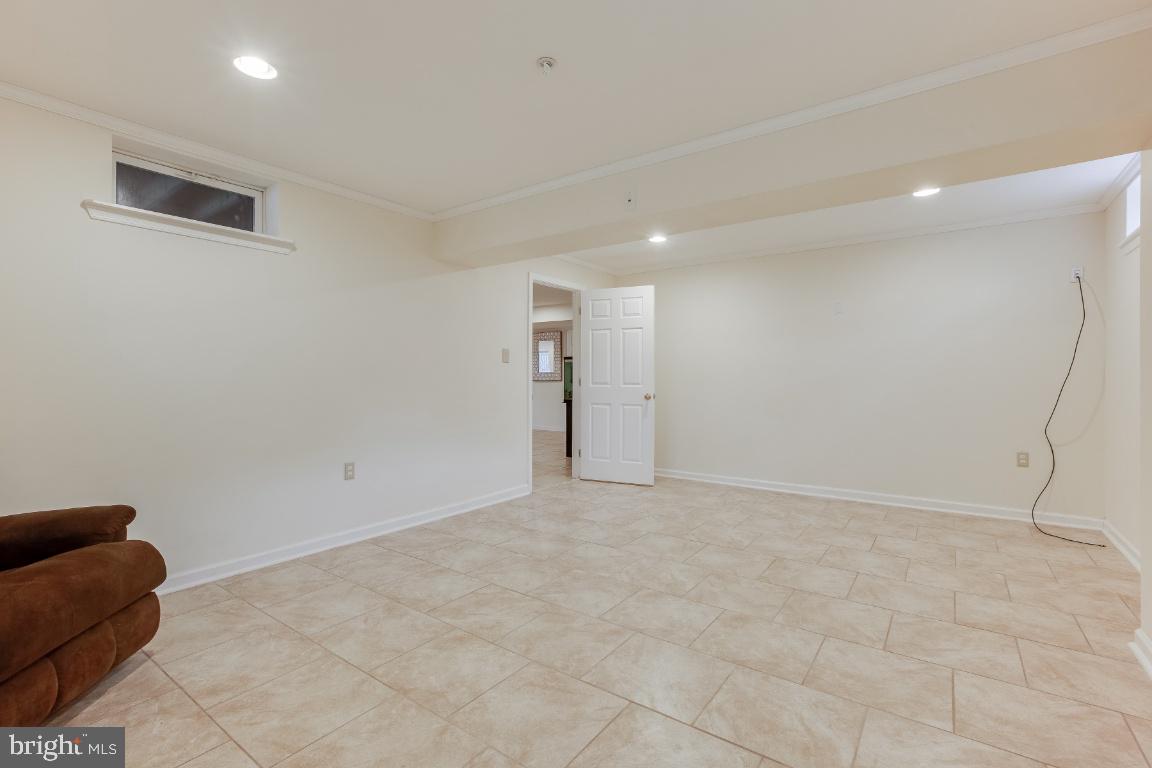 TANTALLON ON THE POTOMAC - Residential