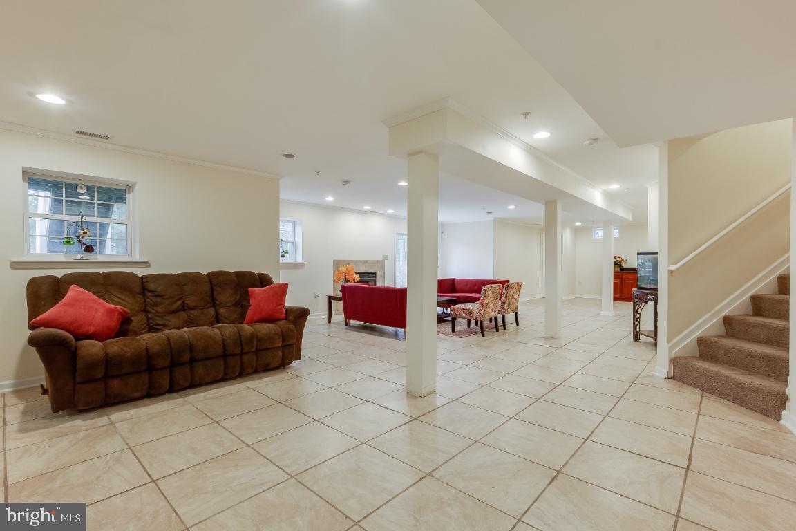 TANTALLON ON THE POTOMAC - Residential