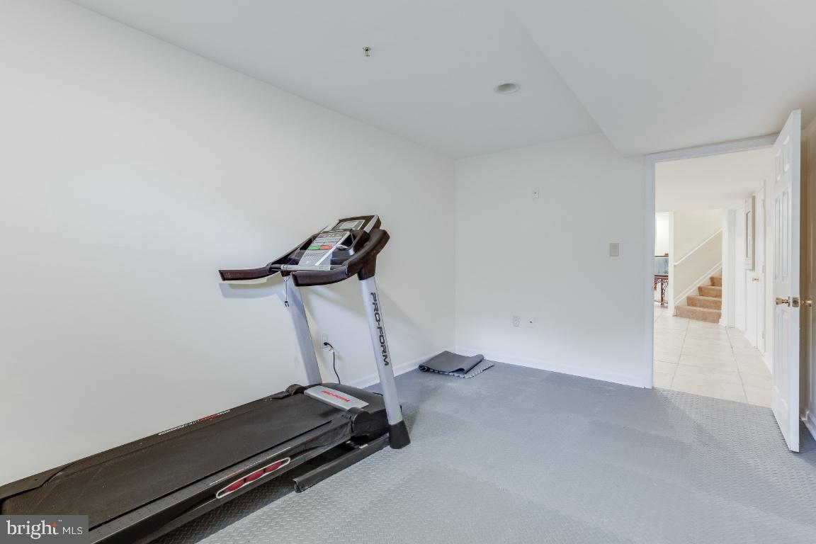 TANTALLON ON THE POTOMAC - Residential