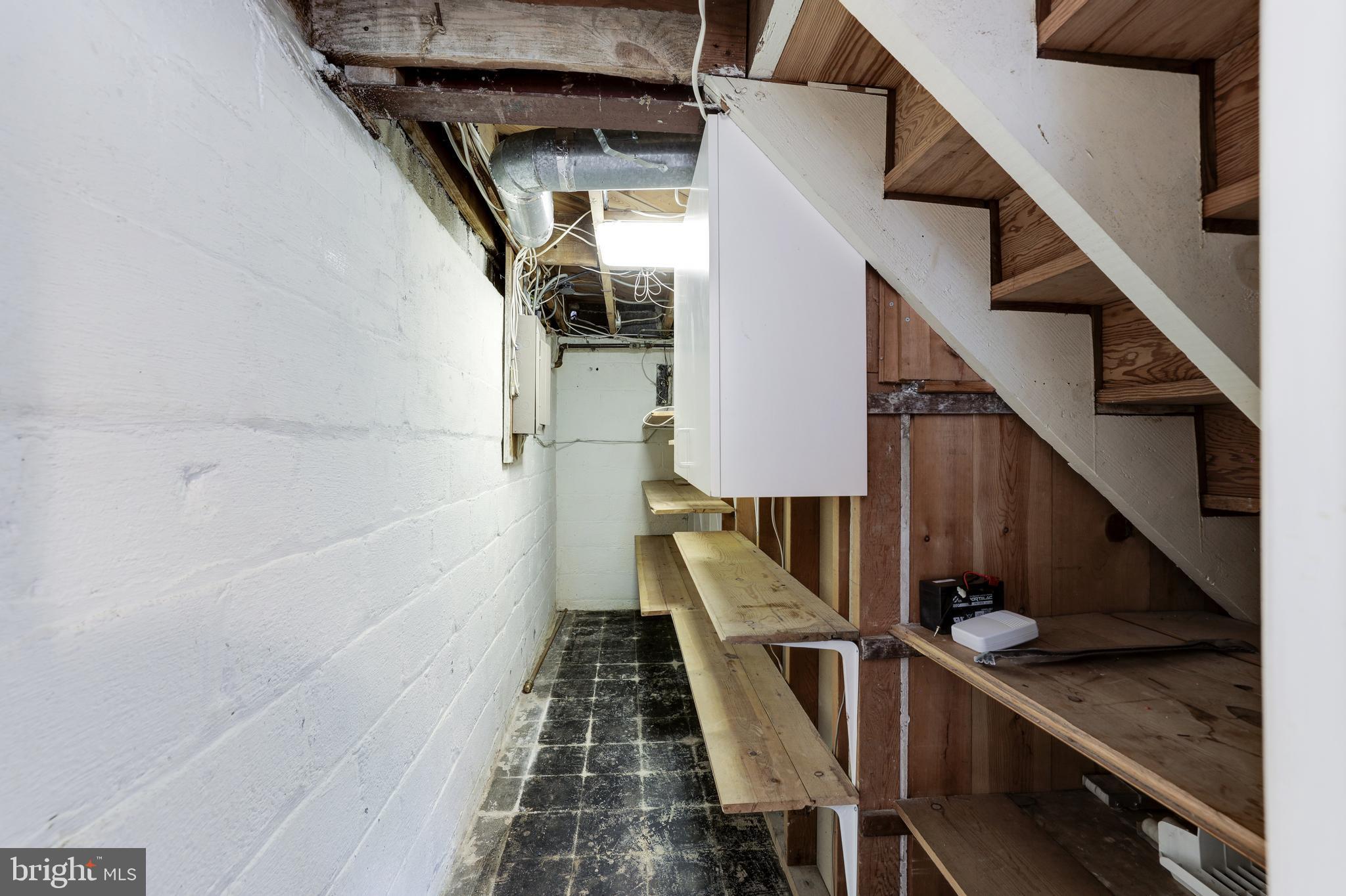 LEE HEIGHTS - Residential Lease