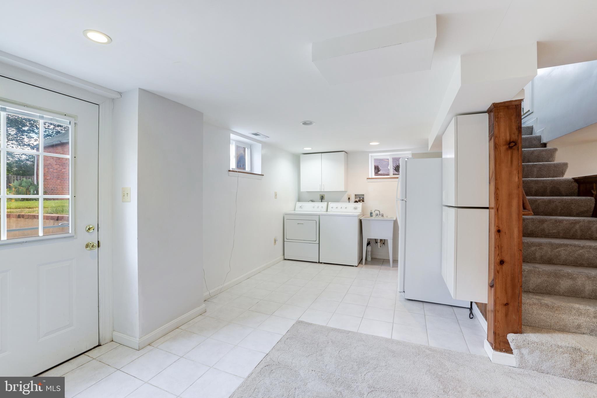 LEE HEIGHTS - Residential Lease