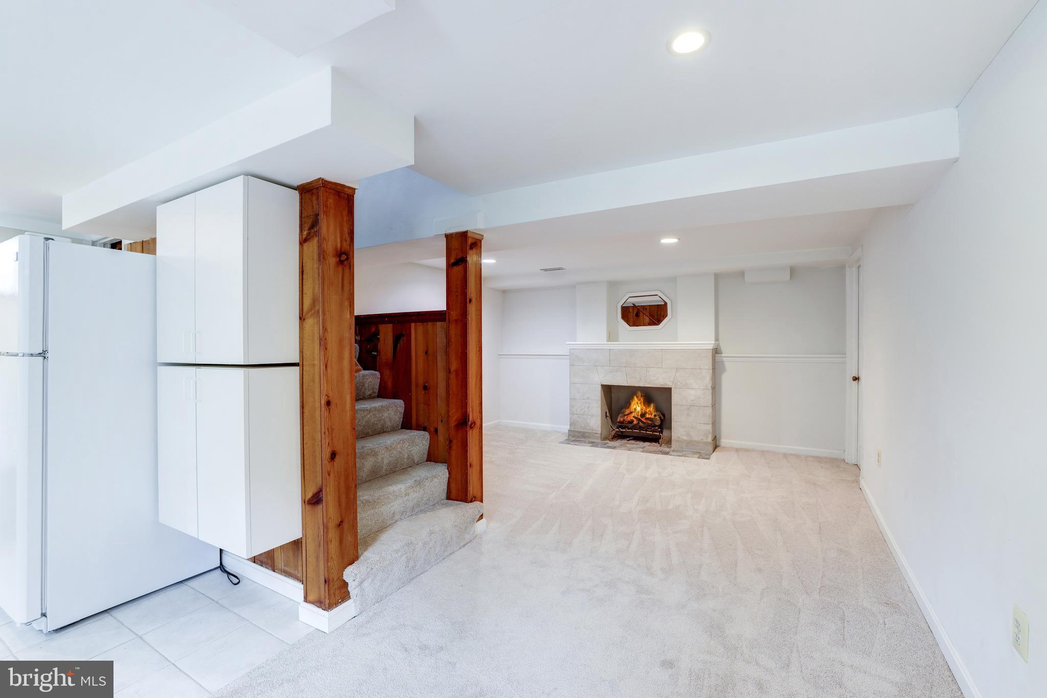 LEE HEIGHTS - Residential Lease