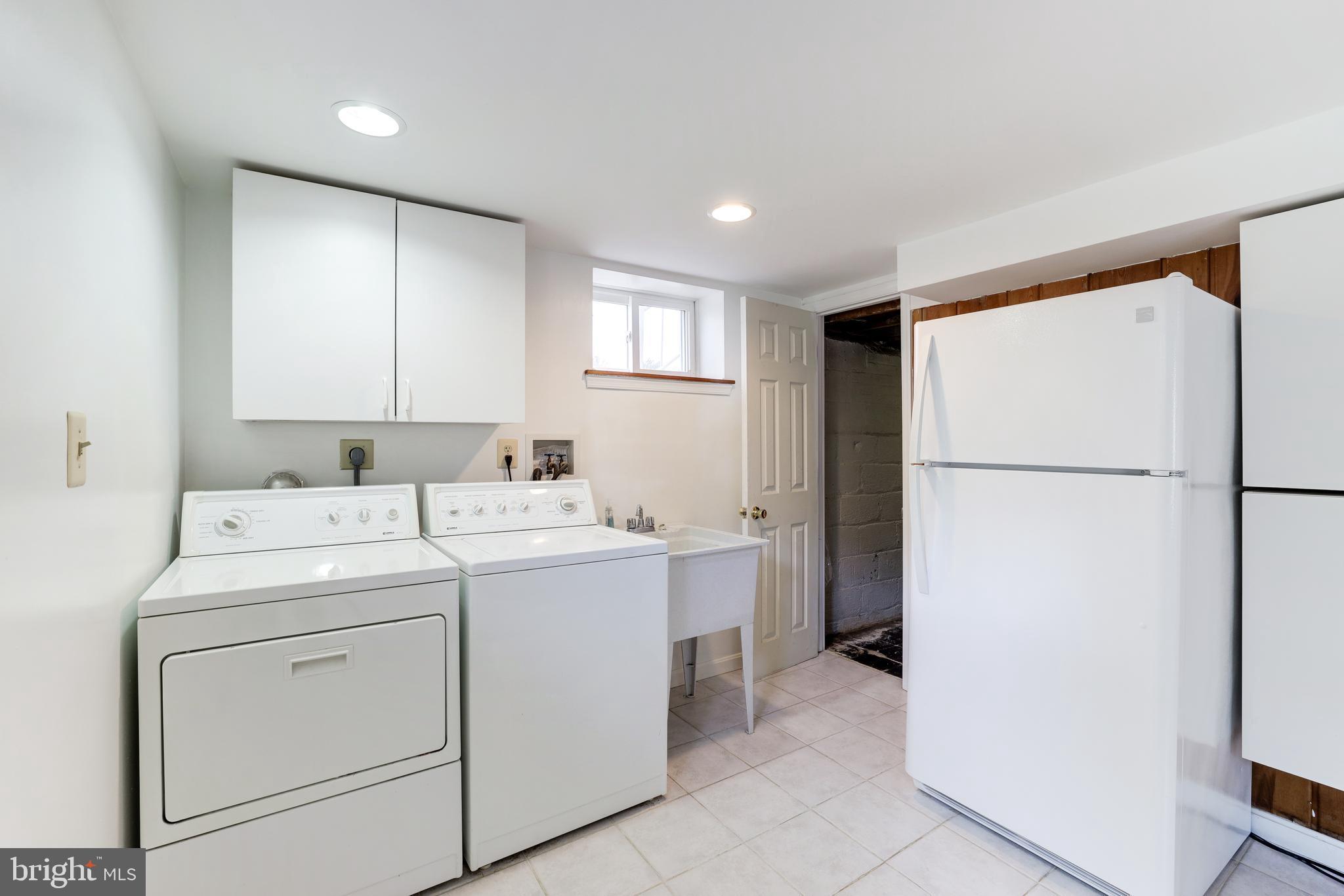 LEE HEIGHTS - Residential Lease