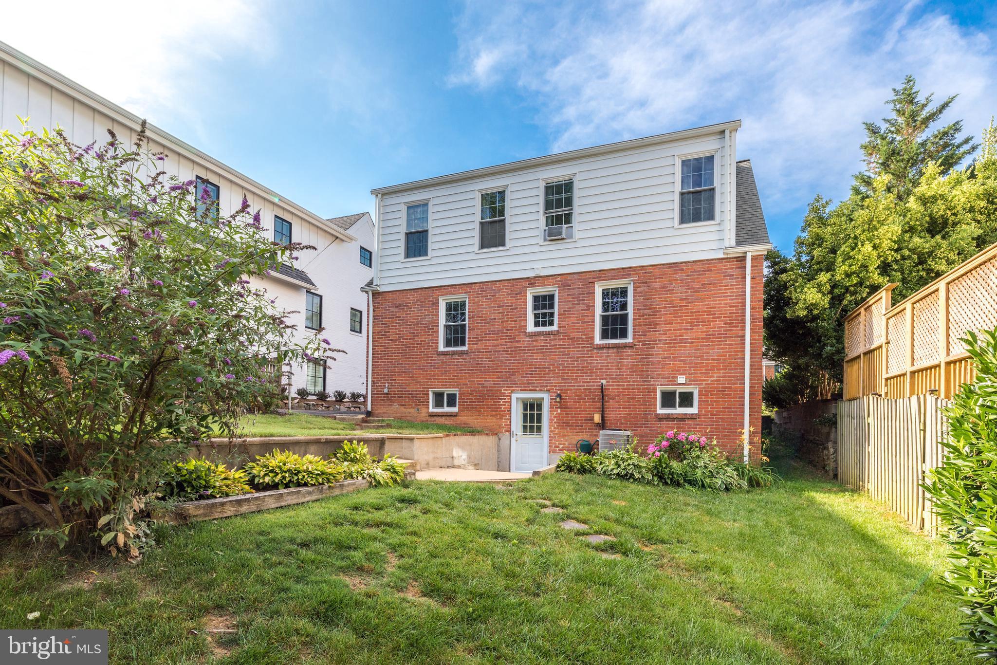 LEE HEIGHTS - Residential Lease