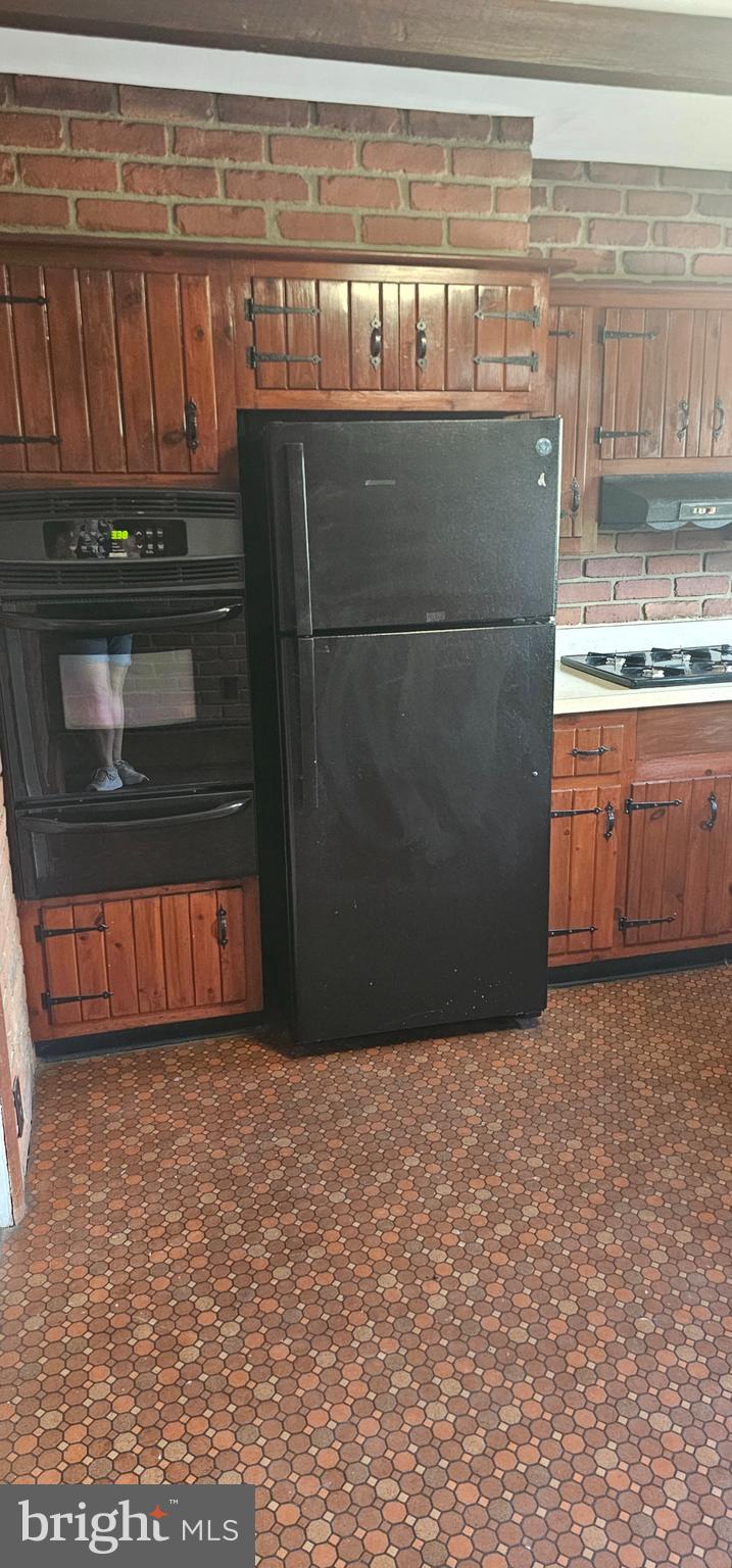 RIDLEY PARK - Residential Lease