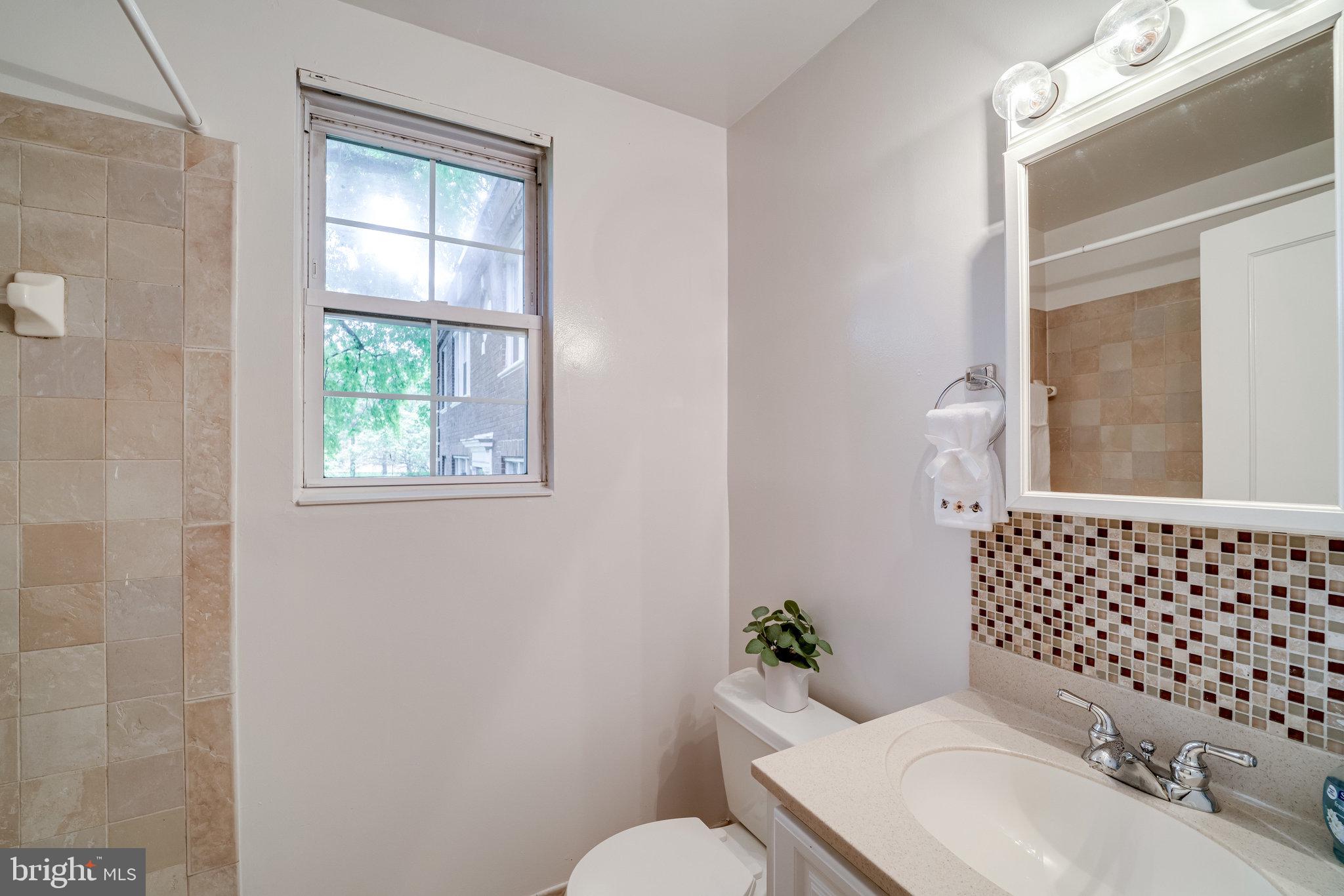 COLONIAL VILLAGE I - Residential