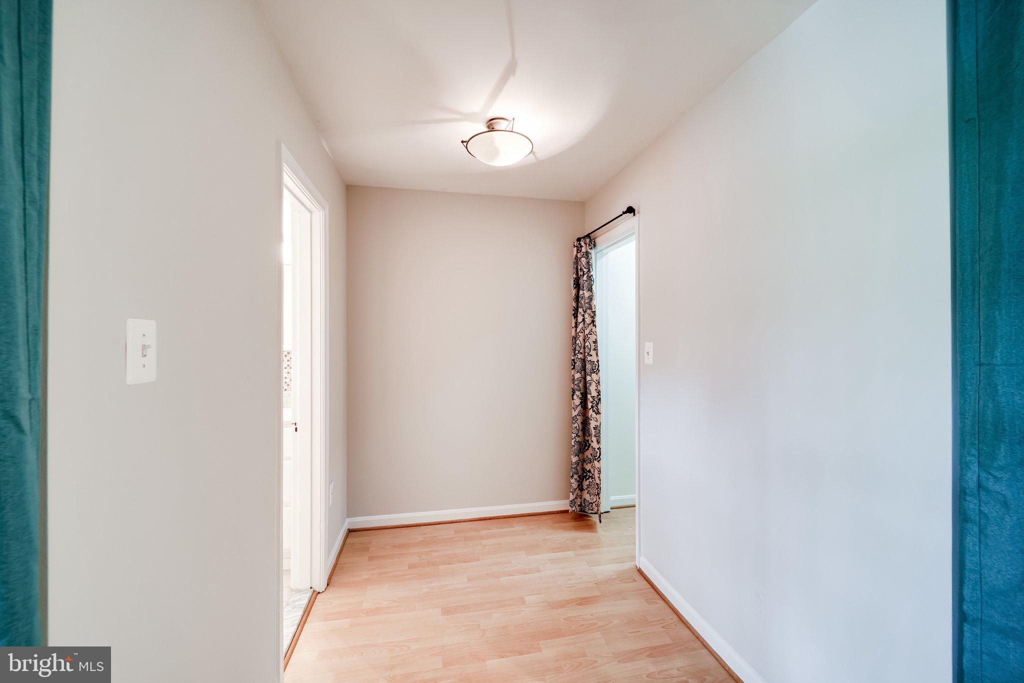 COLONIAL VILLAGE I - Residential