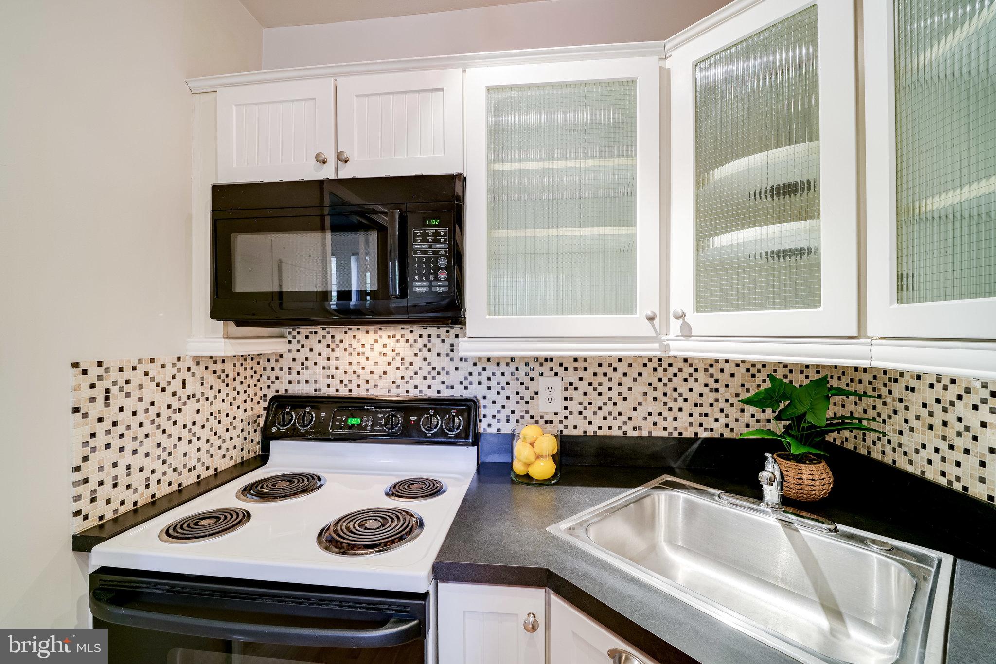 COLONIAL VILLAGE I - Residential