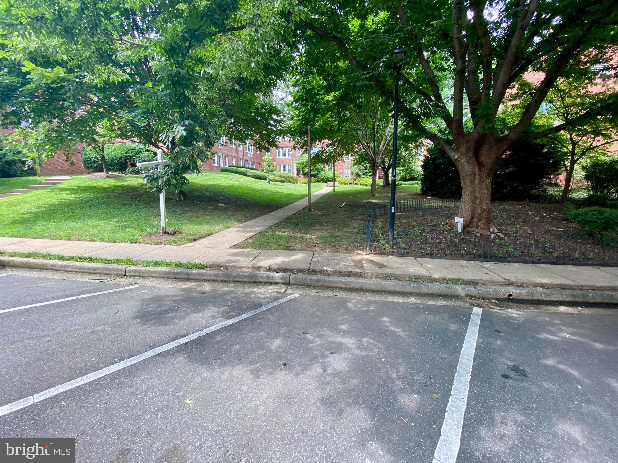 COLONIAL VILLAGE I - Residential