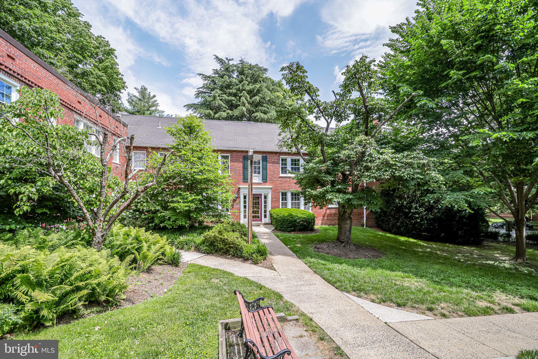 COLONIAL VILLAGE I - Residential