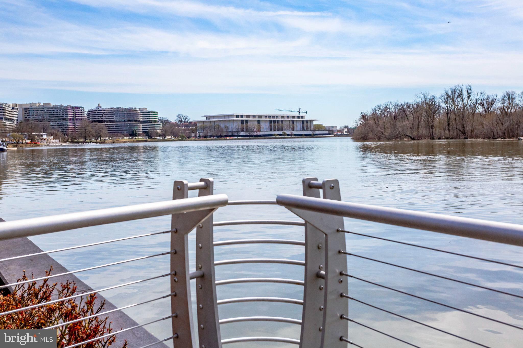 COLONIAL VILLAGE I - Residential