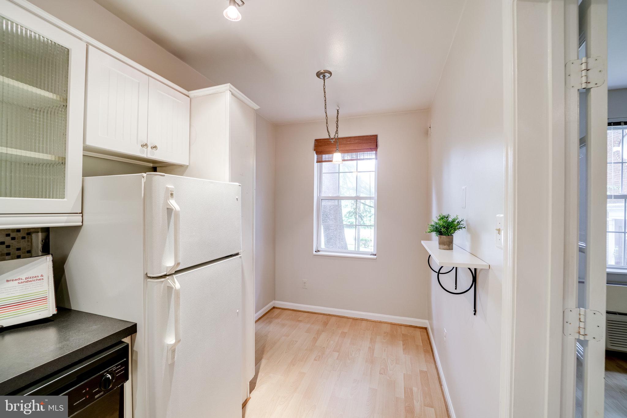 COLONIAL VILLAGE I - Residential