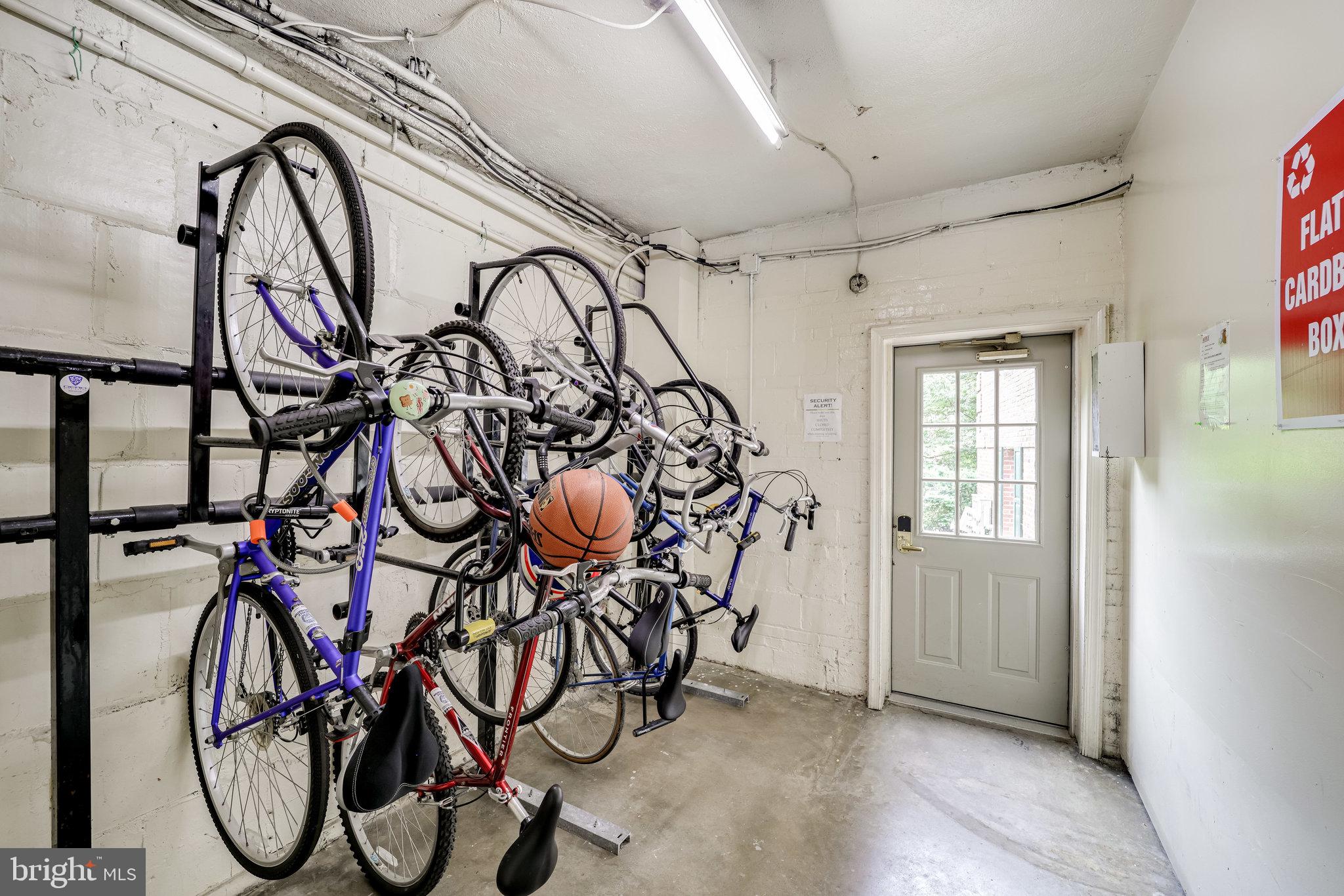 COLONIAL VILLAGE I - Residential