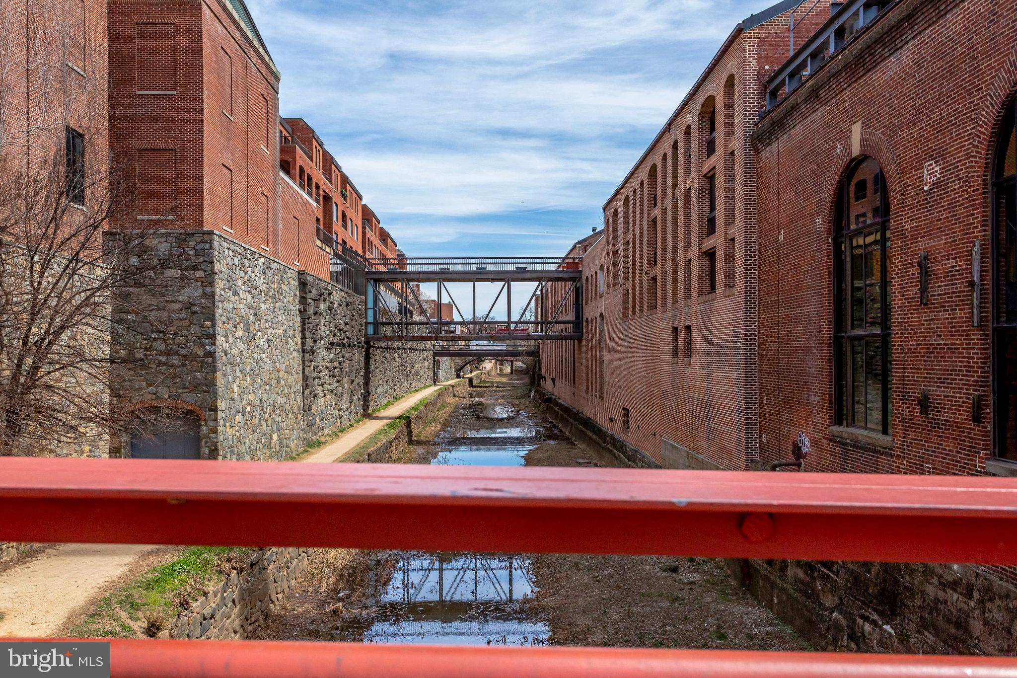 COLONIAL VILLAGE I - Residential