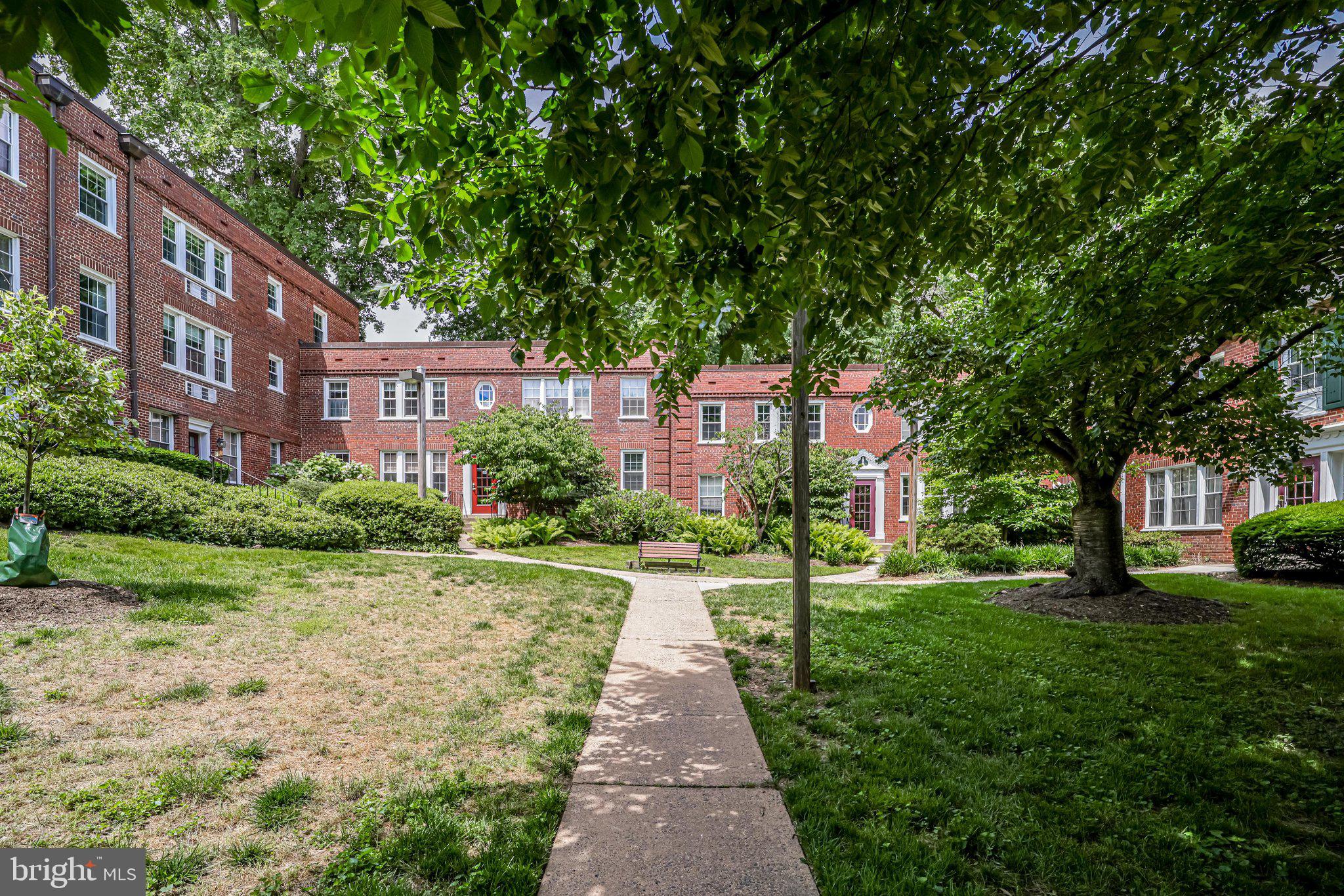 COLONIAL VILLAGE I - Residential