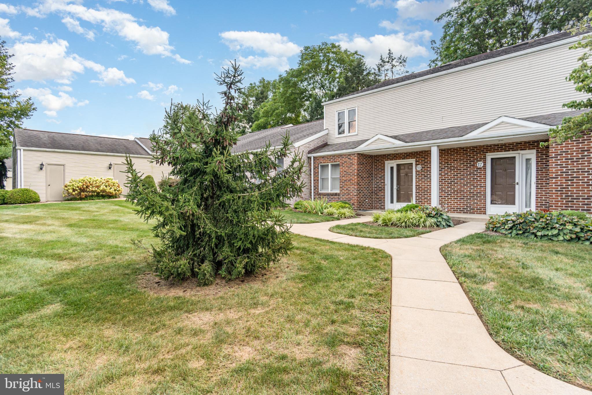 19 WOODLAND ESTATE