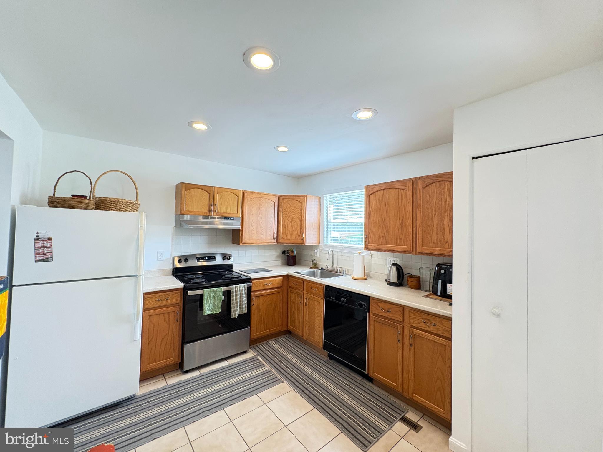 463 DARTON COURT