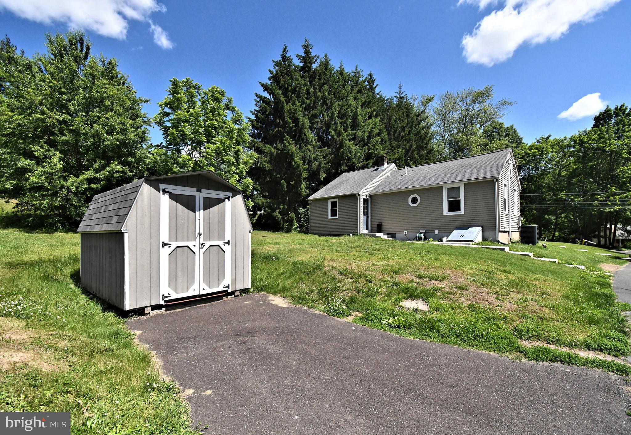 822 N LIMEKILN PIKE