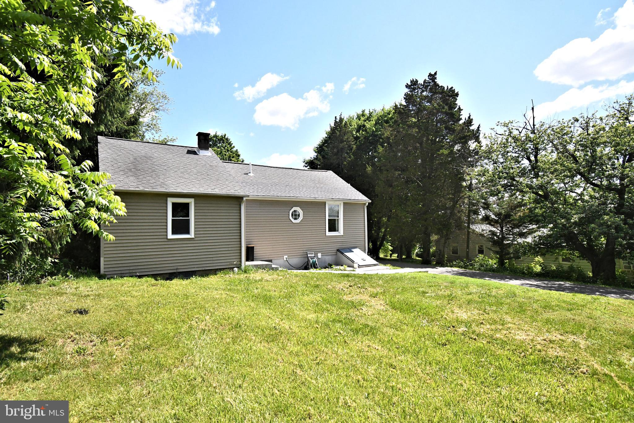 822 N LIMEKILN PIKE