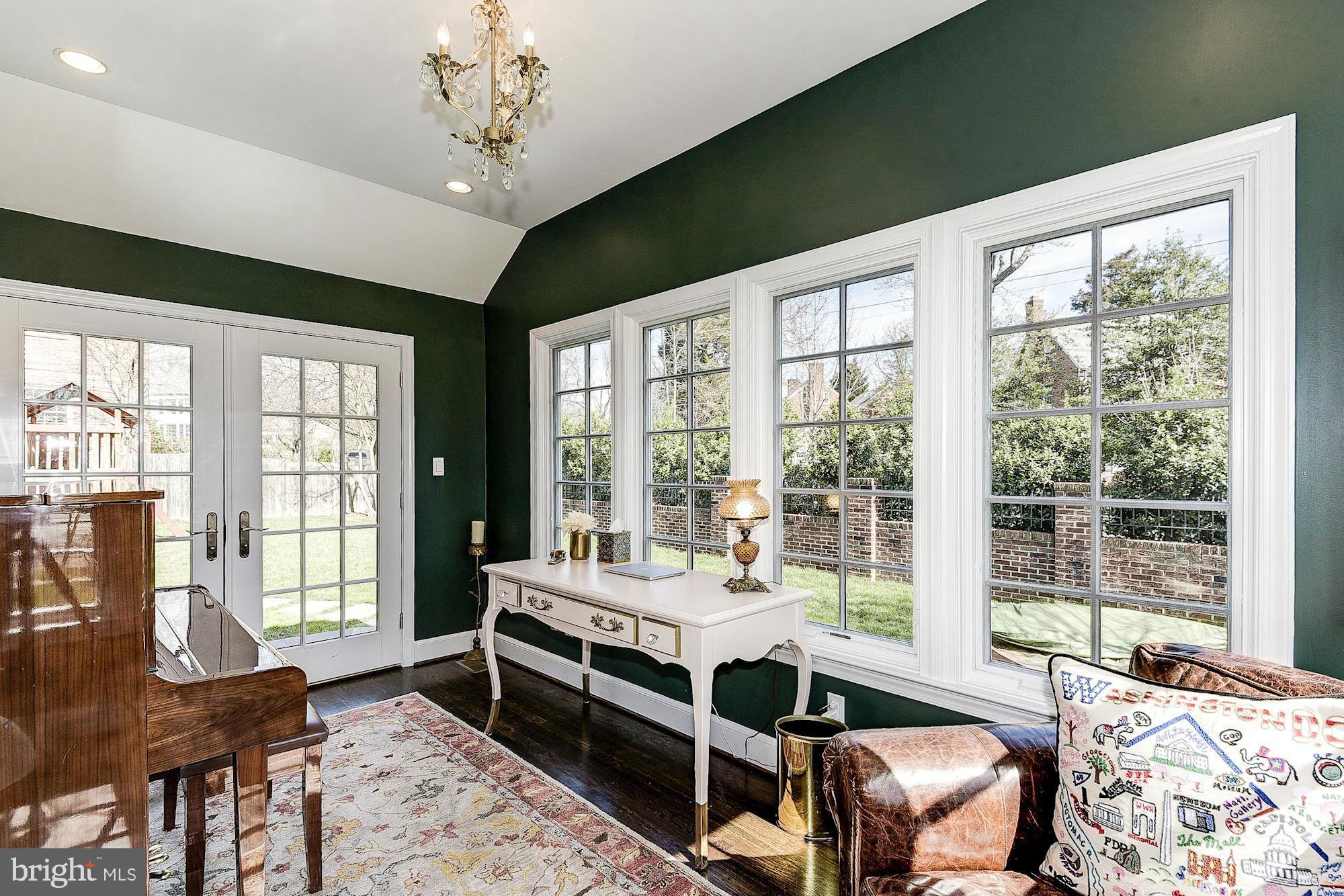 CHEVY CHASE - Residential