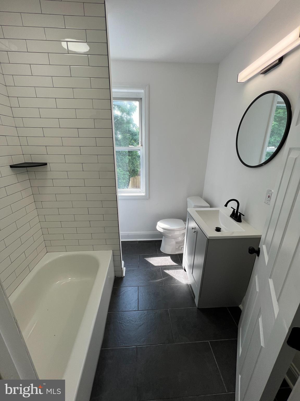 921 W 3RD STREET 929