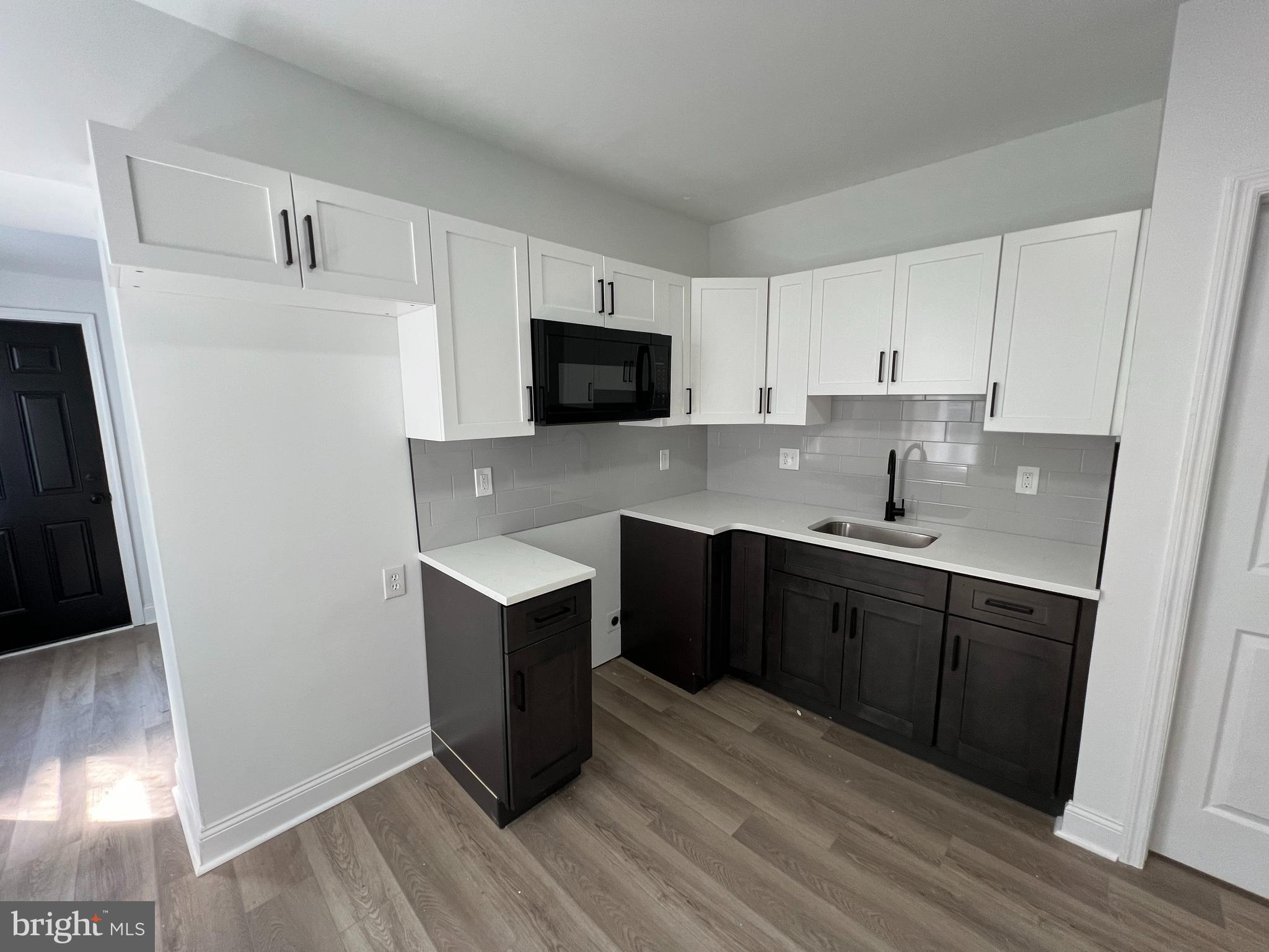 921 W 3RD STREET 929