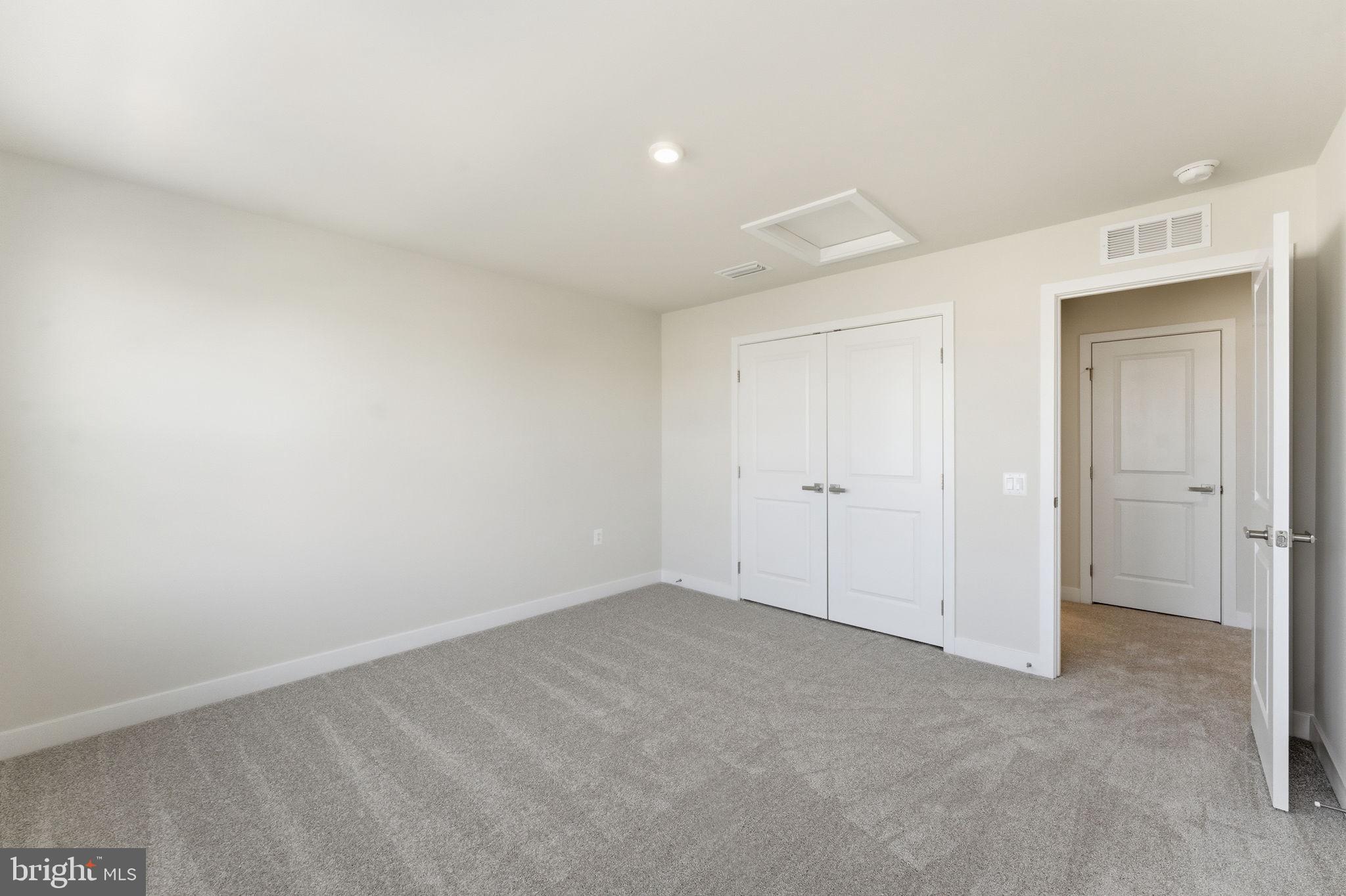 ALEXANDER'S CROSSING - Residential Lease