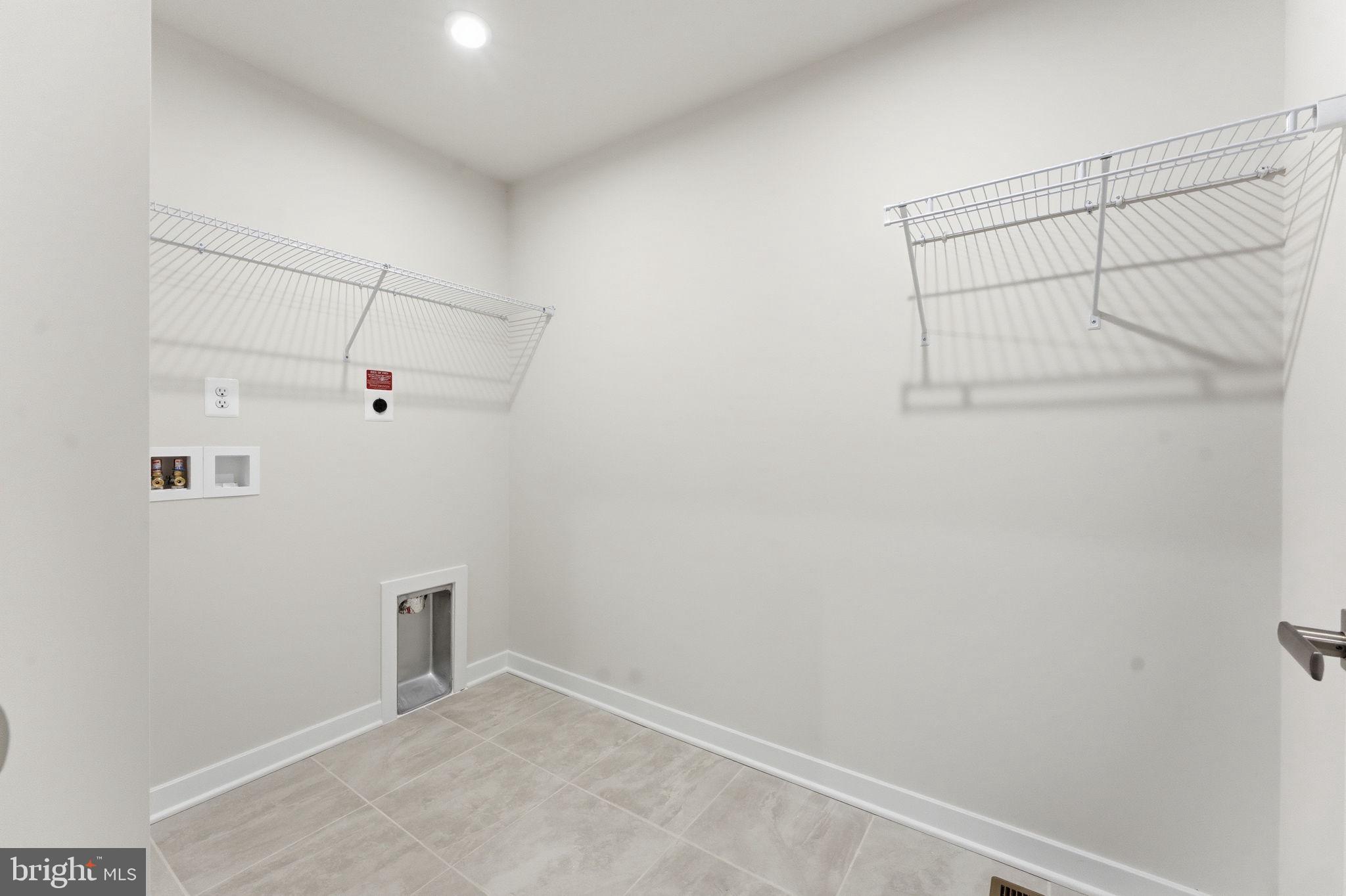 ALEXANDER'S CROSSING - Residential Lease