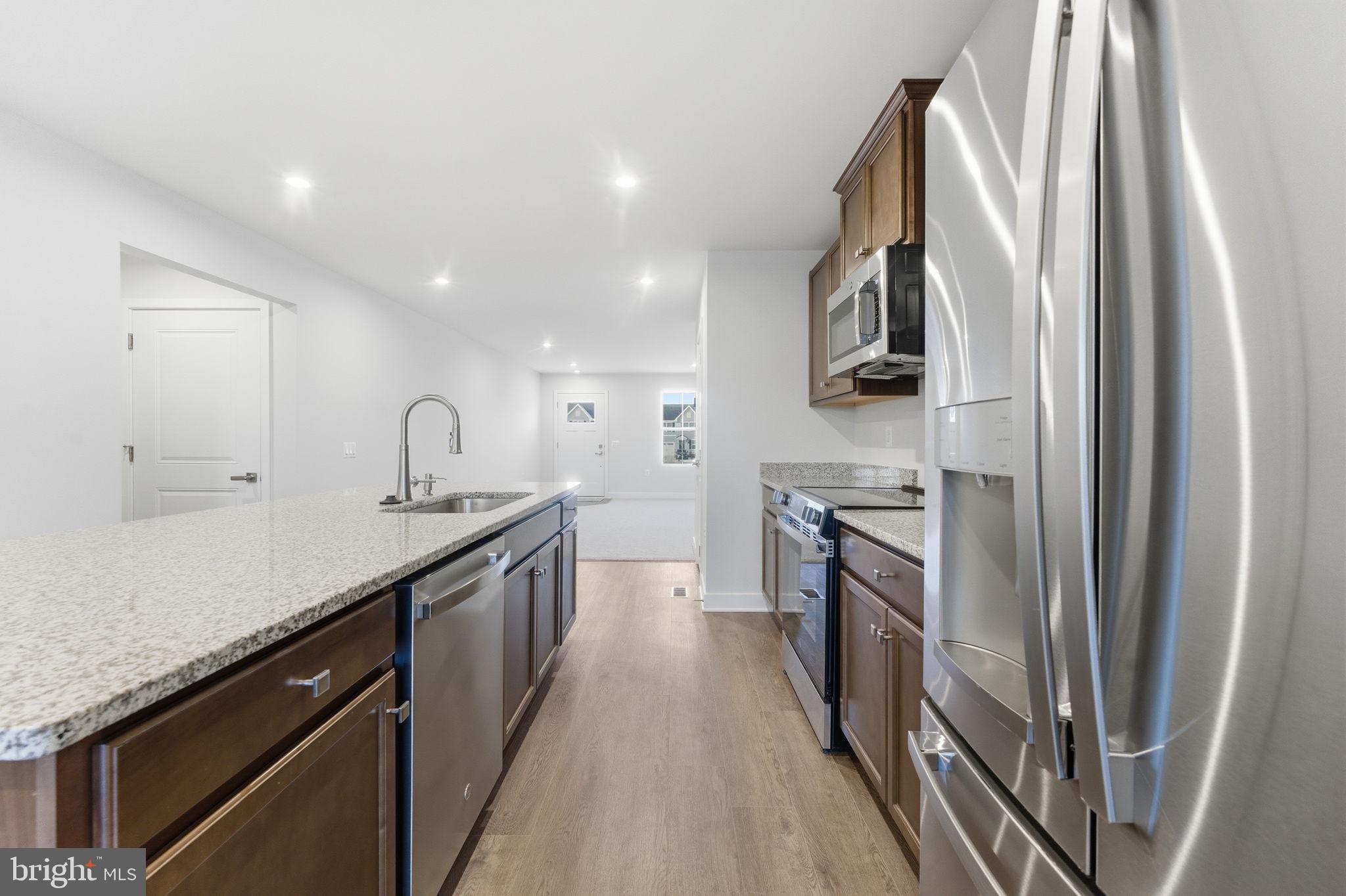 ALEXANDER'S CROSSING - Residential Lease