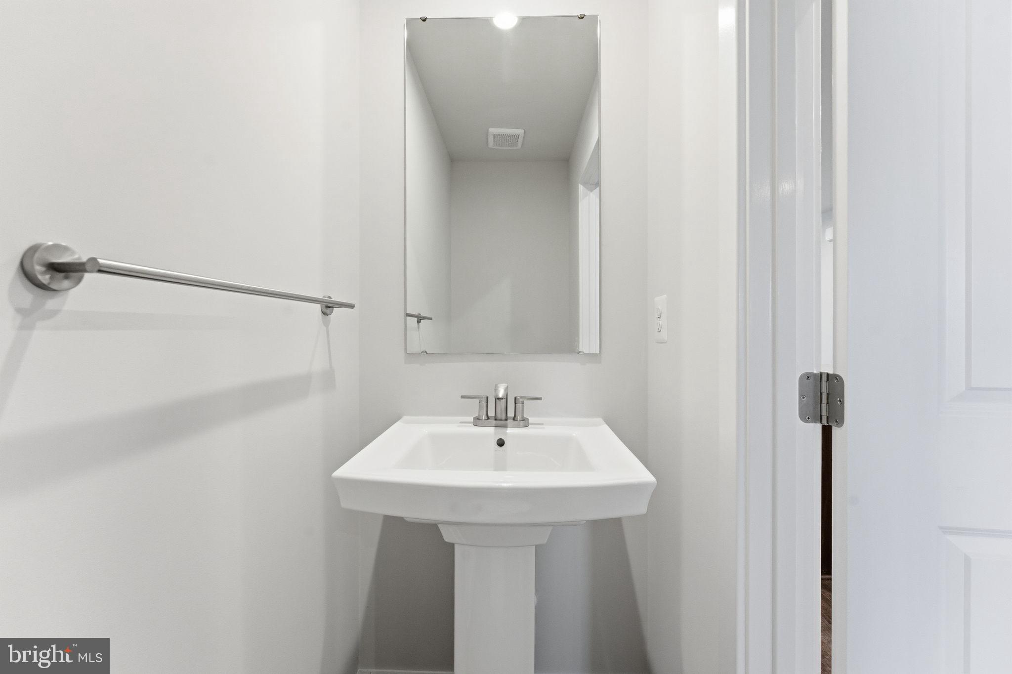 ALEXANDER'S CROSSING - Residential Lease