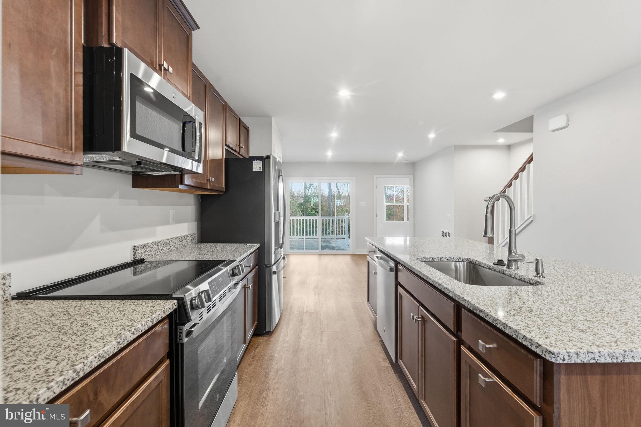 ALEXANDER'S CROSSING - Residential Lease