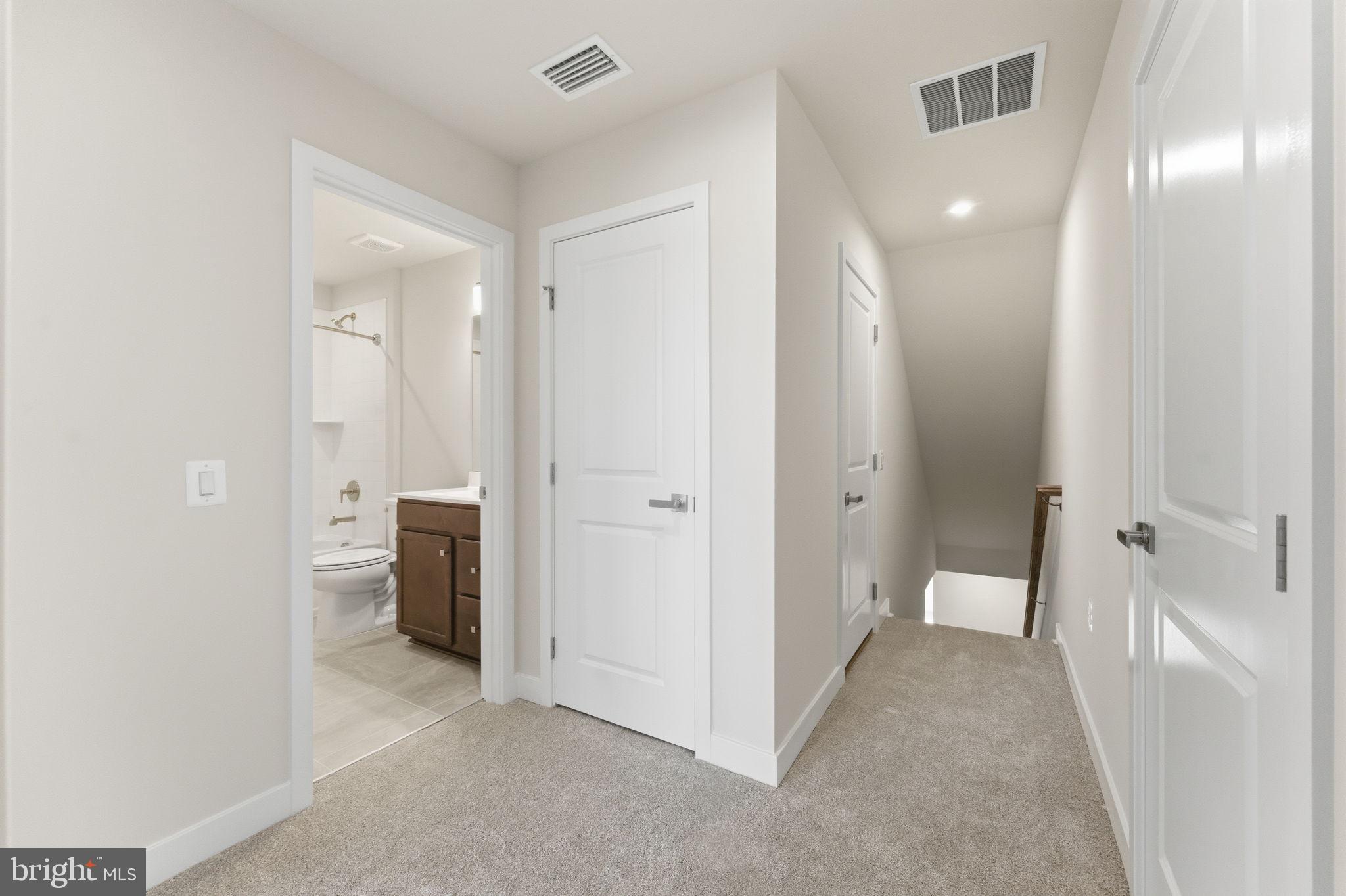 ALEXANDER'S CROSSING - Residential Lease