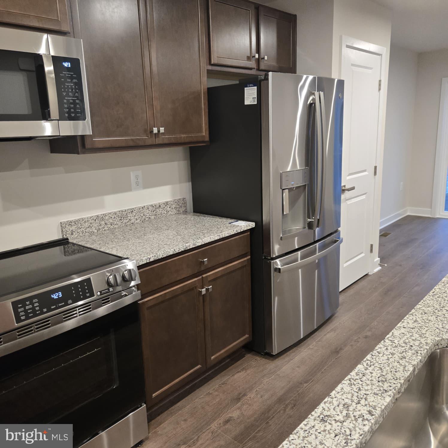 ALEXANDER'S CROSSING - Residential Lease