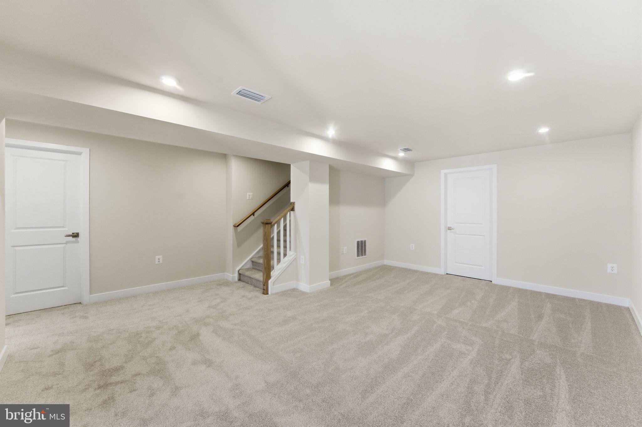 ALEXANDER'S CROSSING - Residential Lease