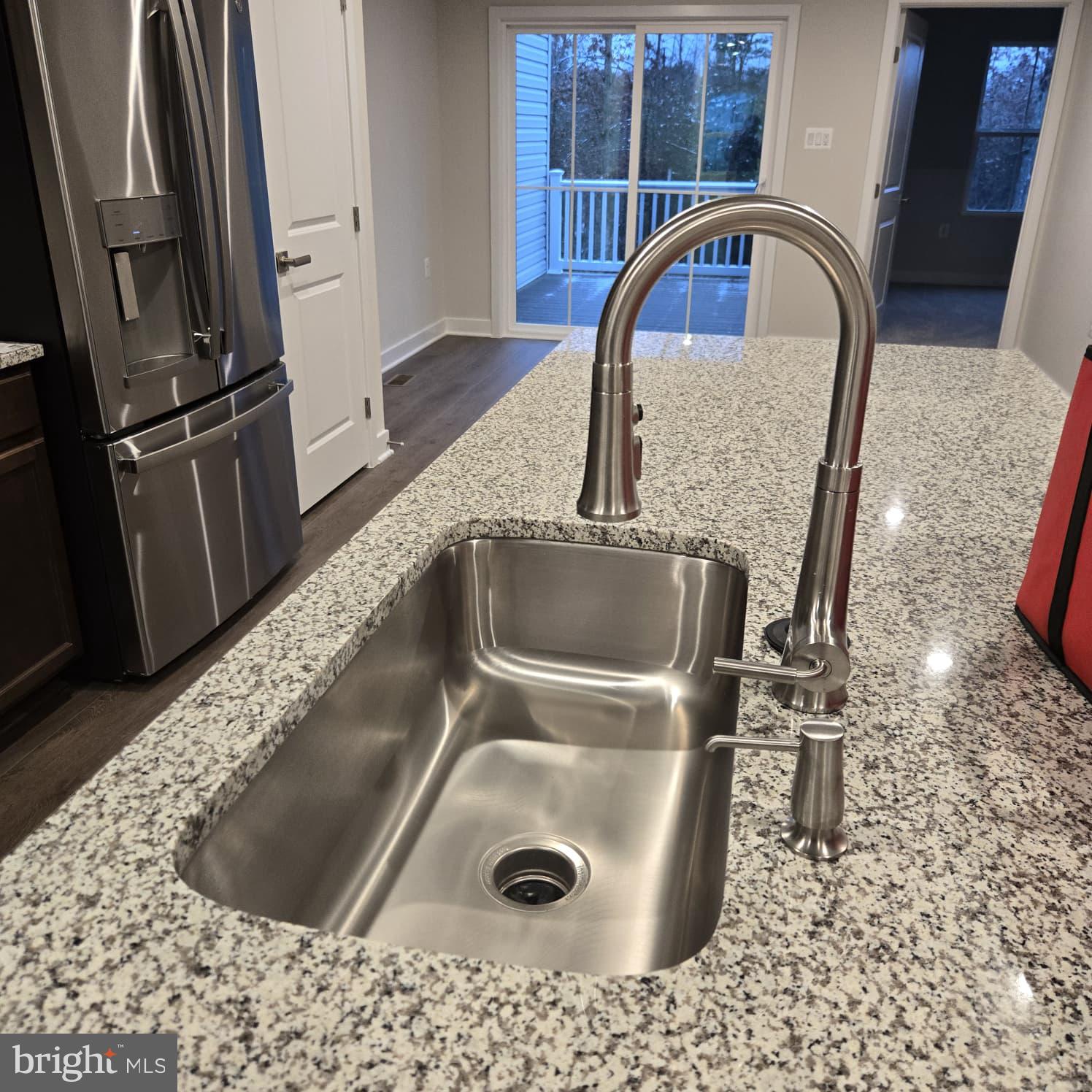 ALEXANDER'S CROSSING - Residential Lease