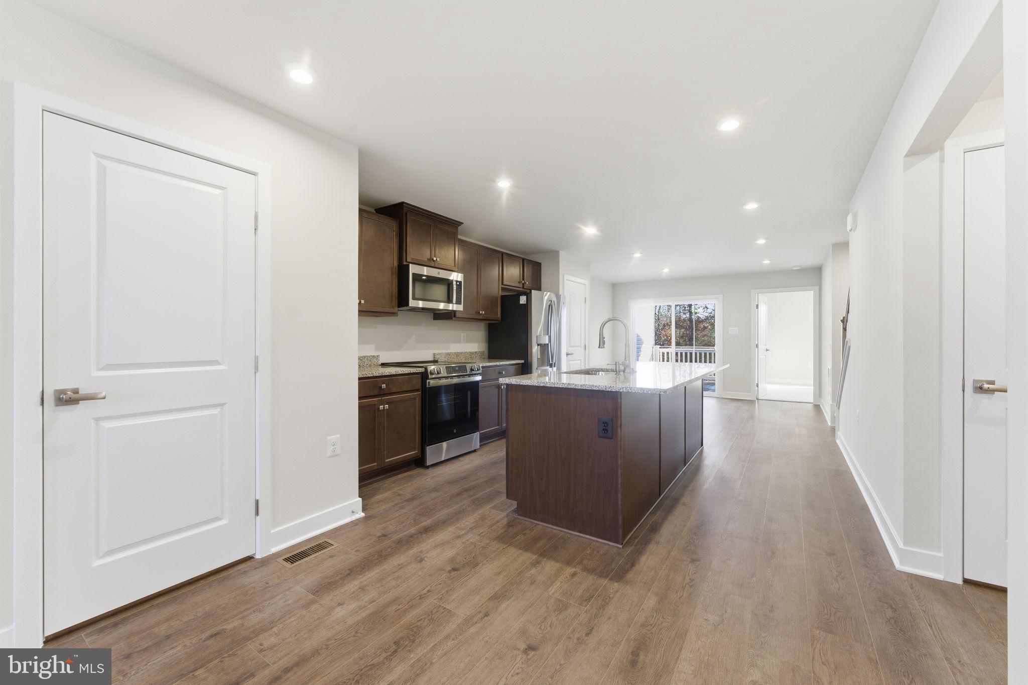 ALEXANDER'S CROSSING - Residential Lease