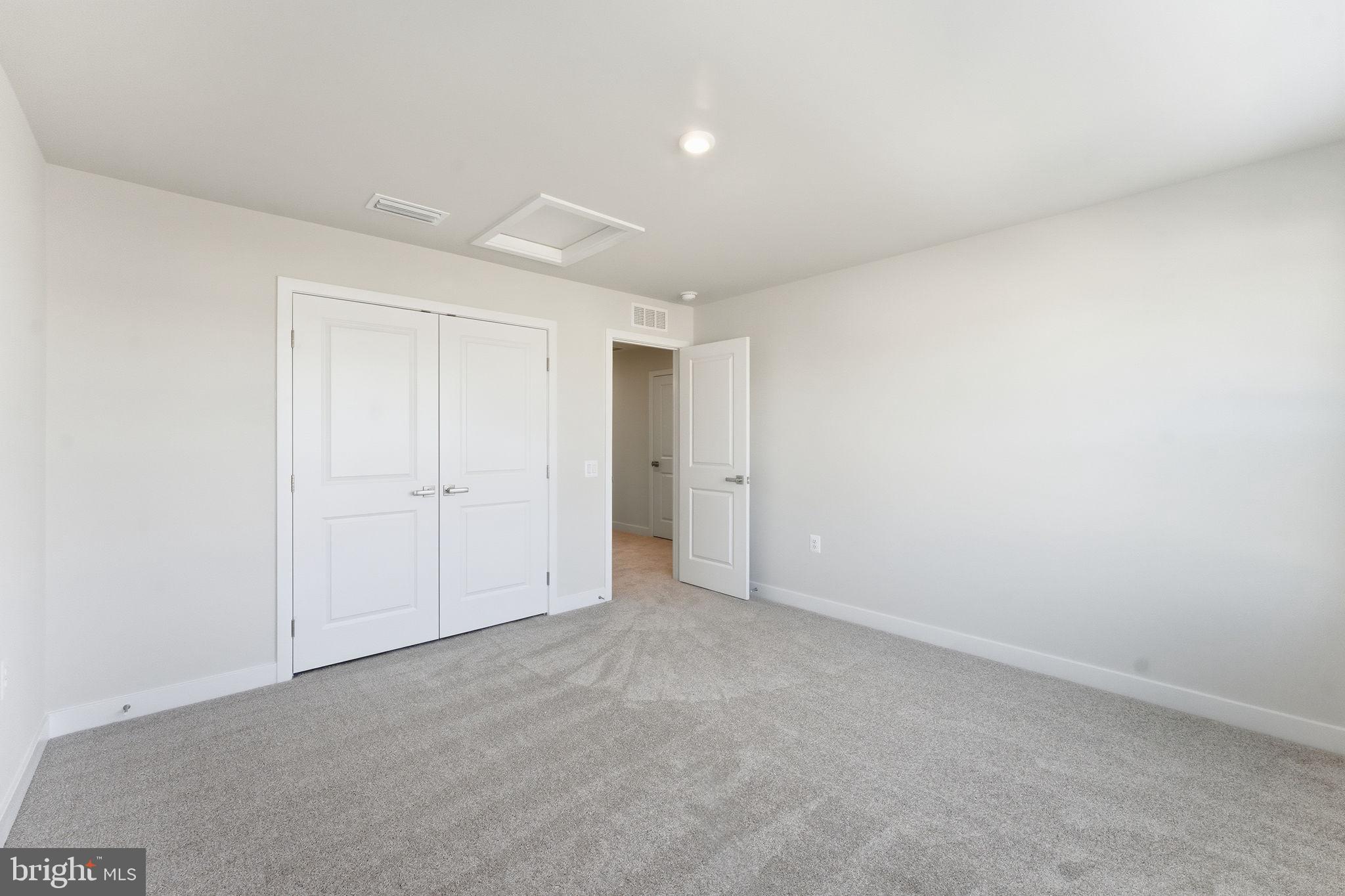 ALEXANDER'S CROSSING - Residential Lease