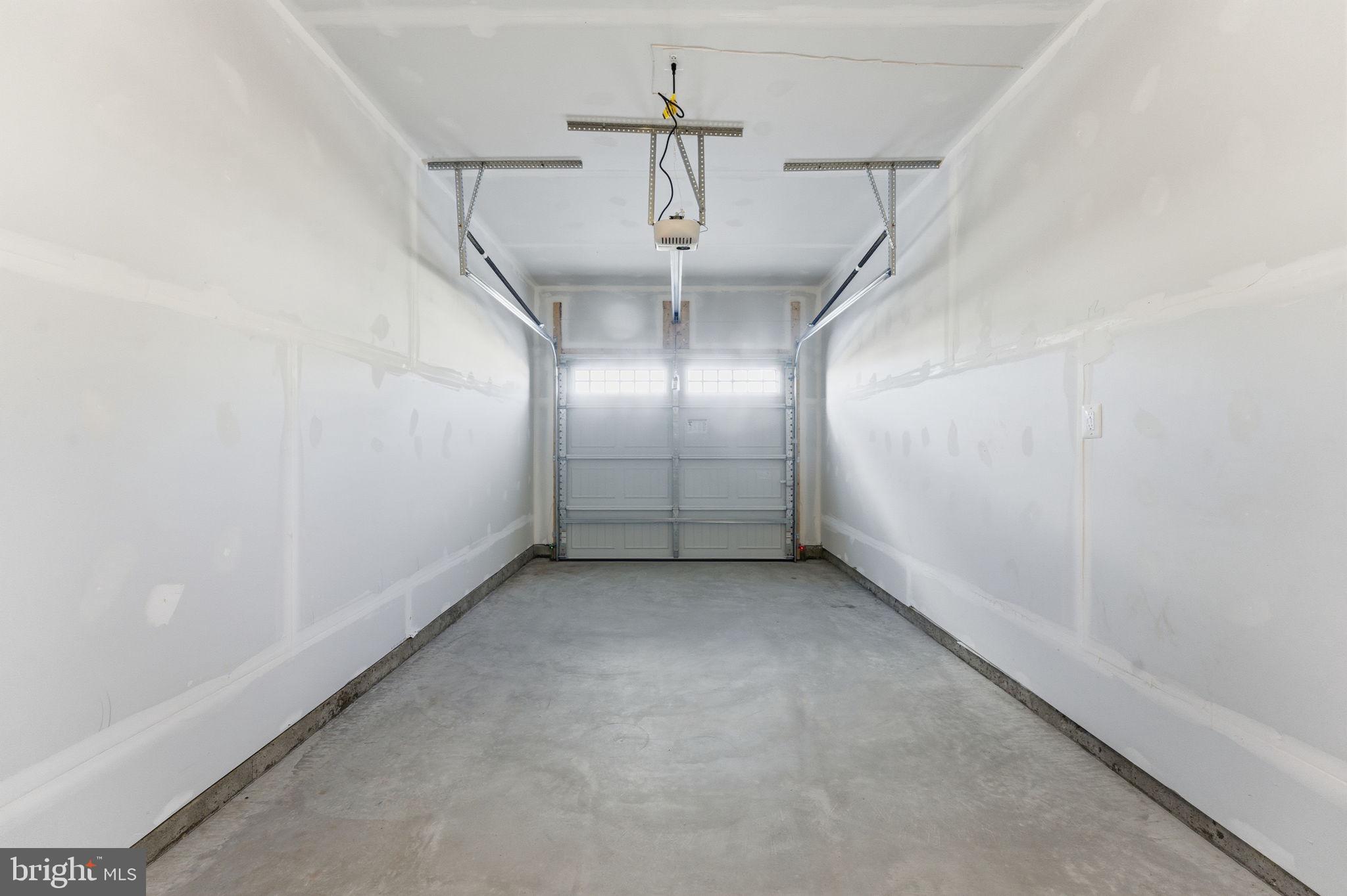 ALEXANDER'S CROSSING - Residential Lease