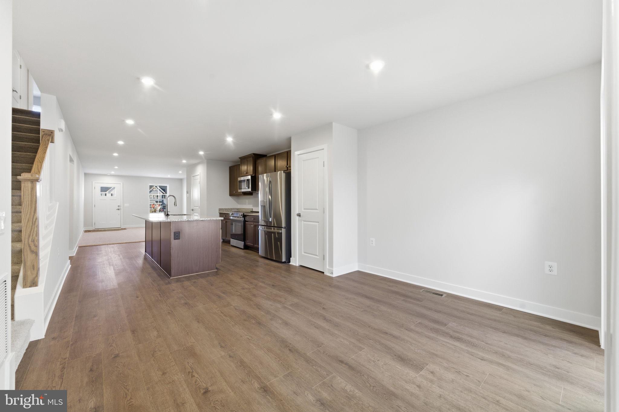 ALEXANDER'S CROSSING - Residential Lease