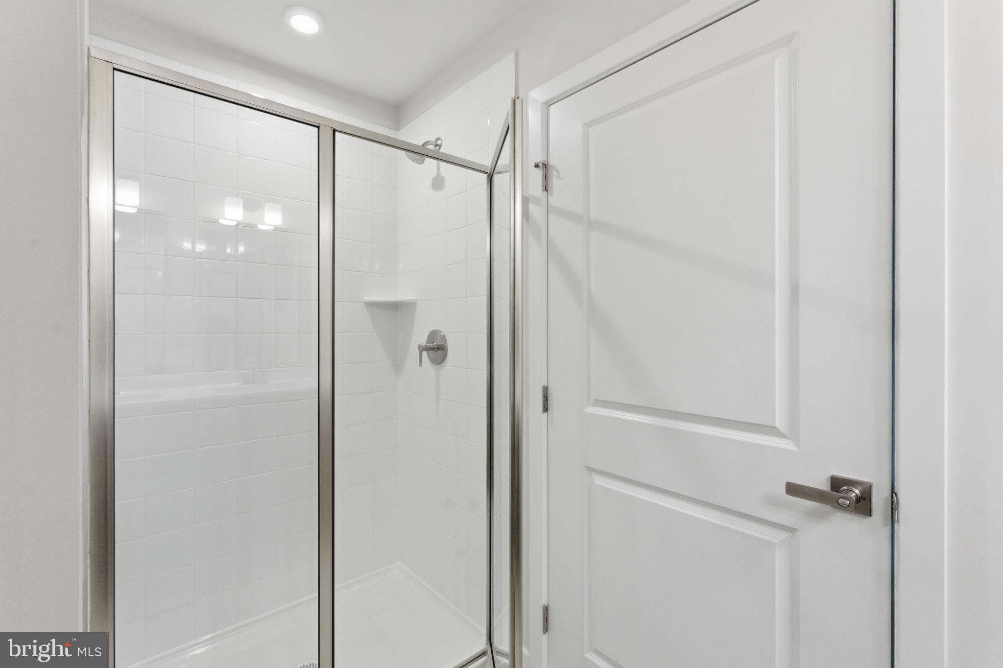 ALEXANDER'S CROSSING - Residential Lease