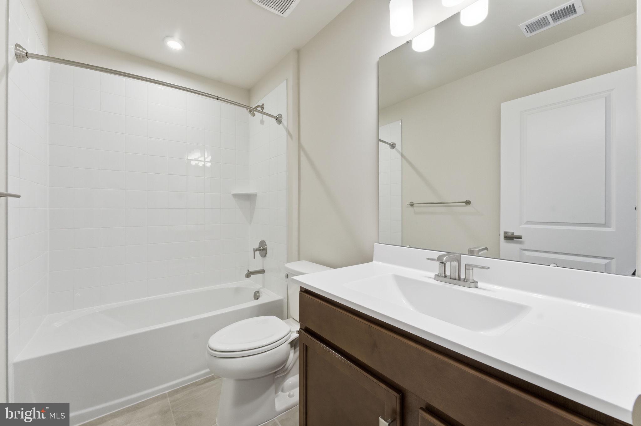 ALEXANDER'S CROSSING - Residential Lease