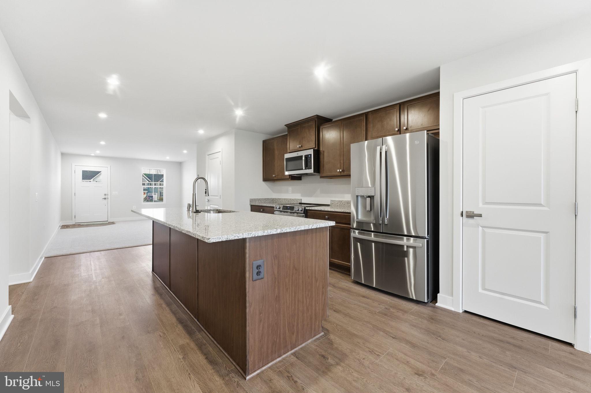 ALEXANDER'S CROSSING - Residential Lease