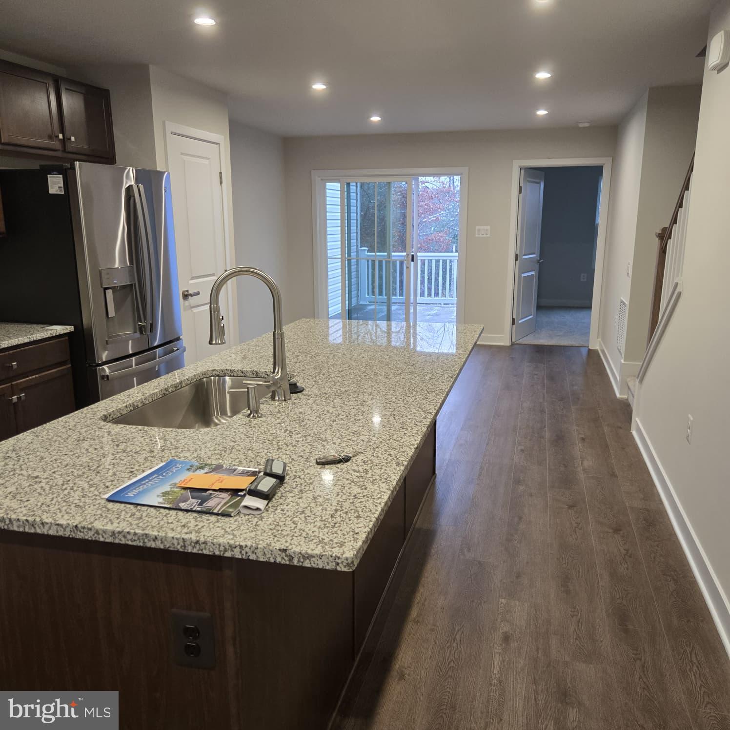 ALEXANDER'S CROSSING - Residential Lease