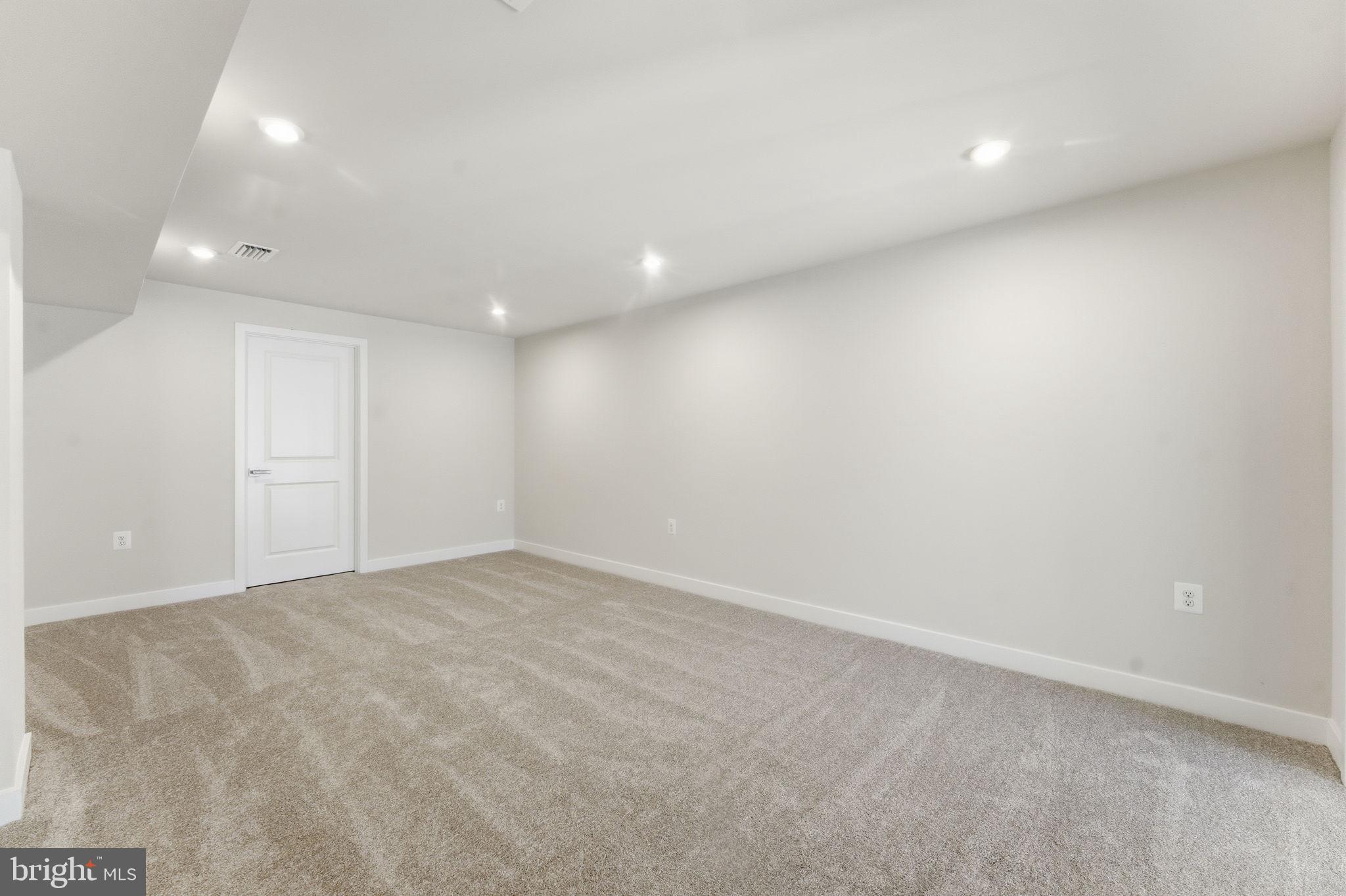 ALEXANDER'S CROSSING - Residential Lease