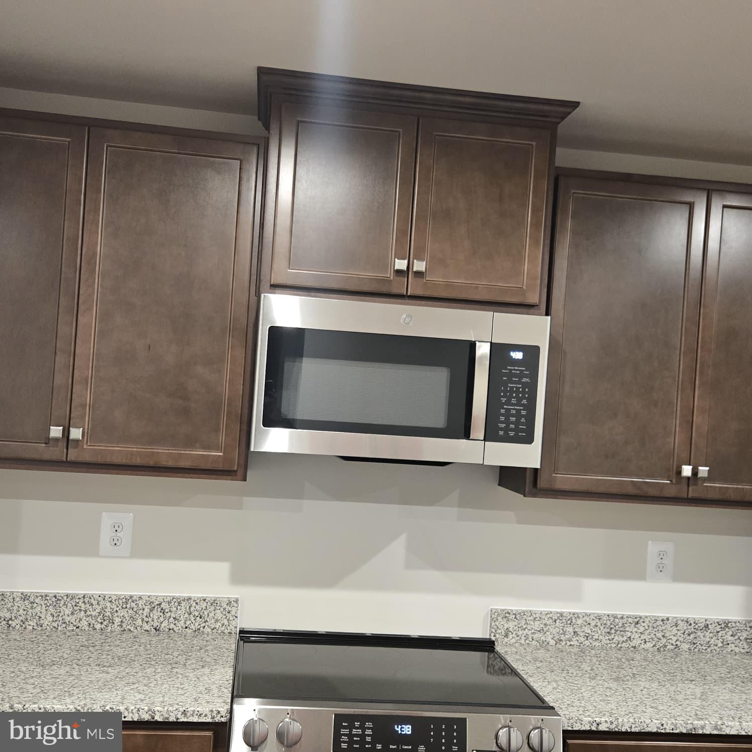 ALEXANDER'S CROSSING - Residential Lease