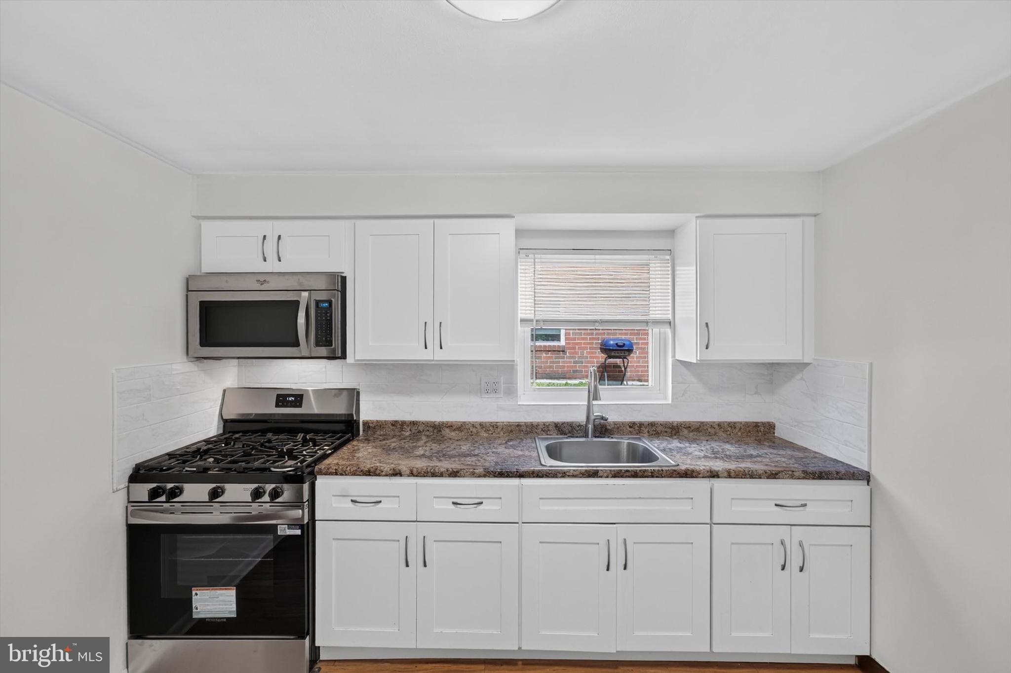 2261 STRAHLE STREET 1ST FL