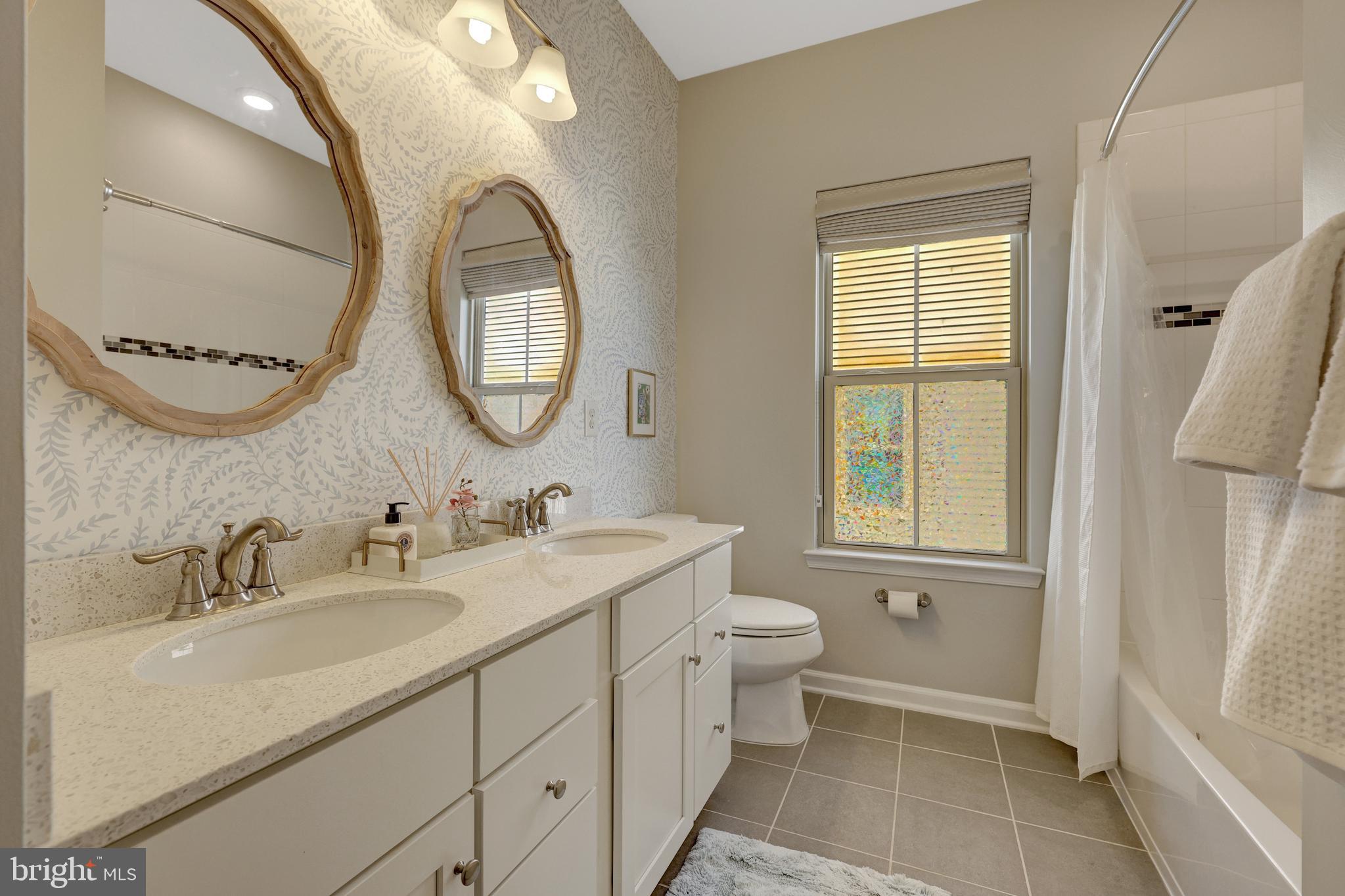 LOUDOUN CROSSING - Residential