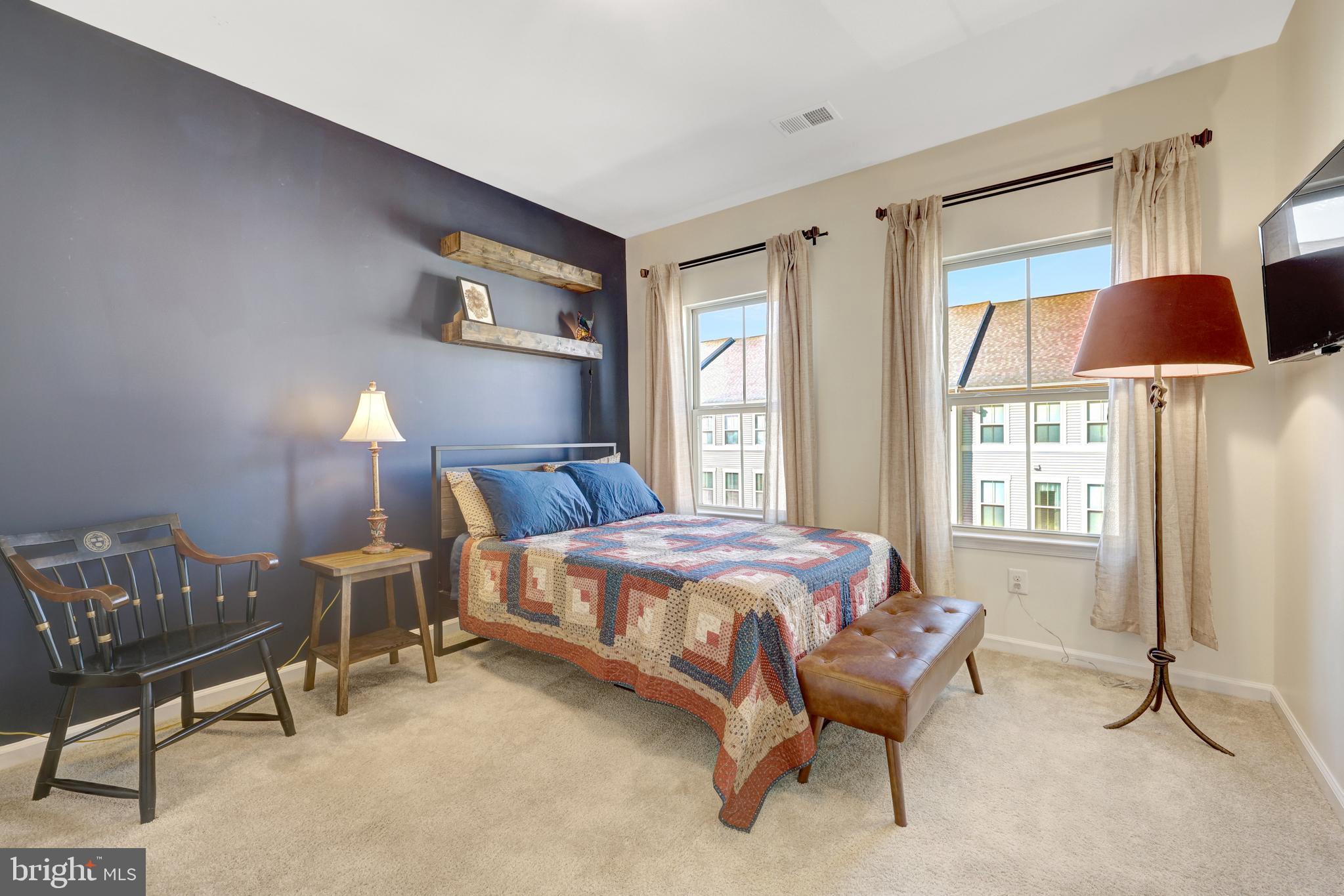 LOUDOUN CROSSING - Residential