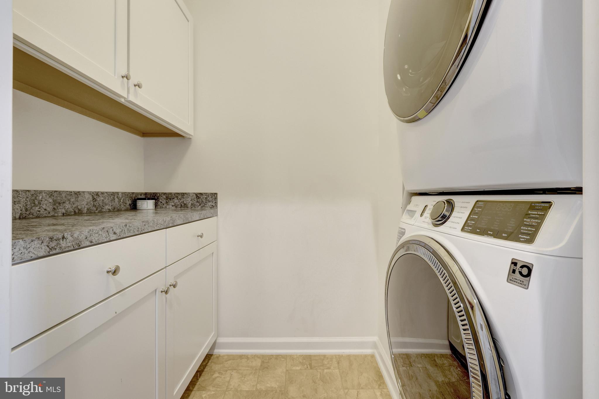 LOUDOUN CROSSING - Residential