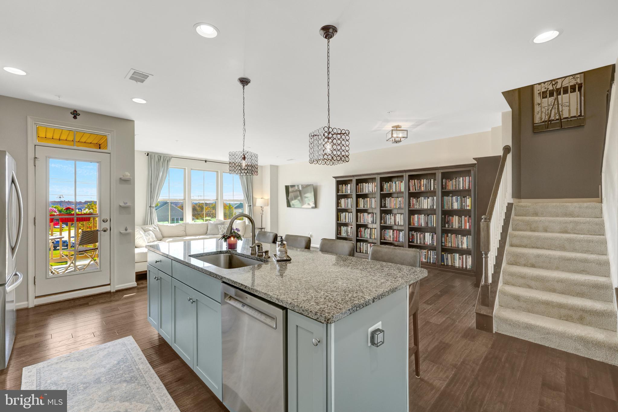 LOUDOUN CROSSING - Residential